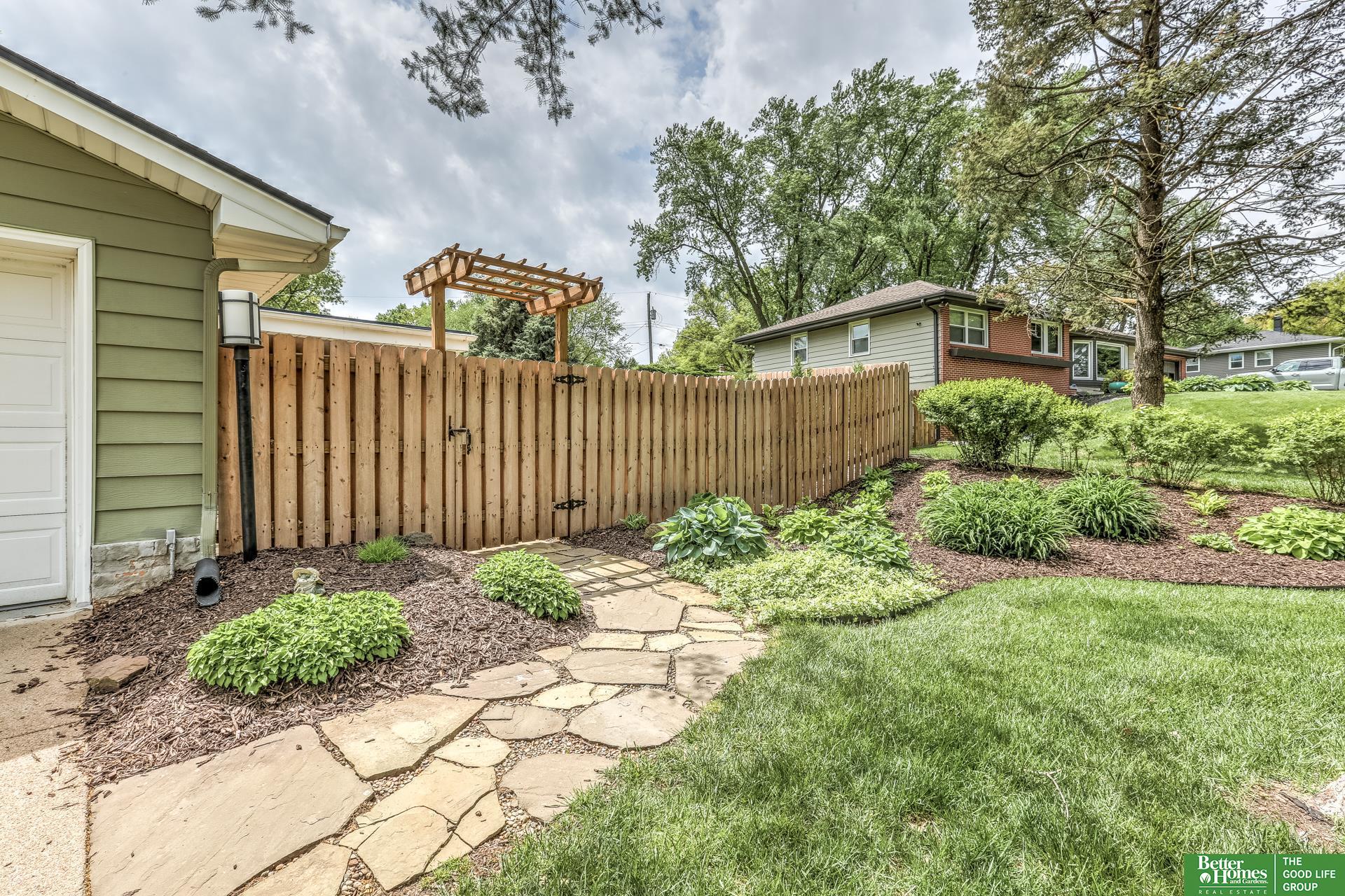 1506 S 118th Street