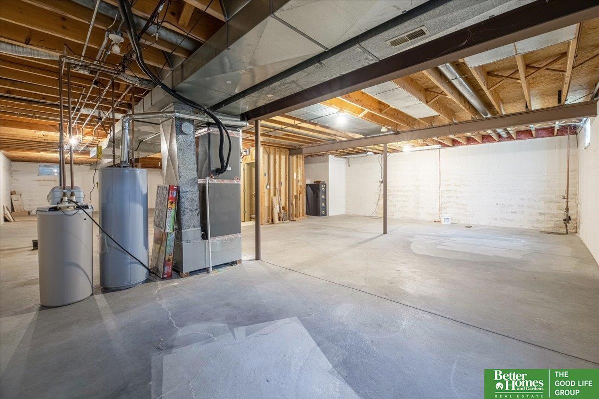 1011 S 117th Court