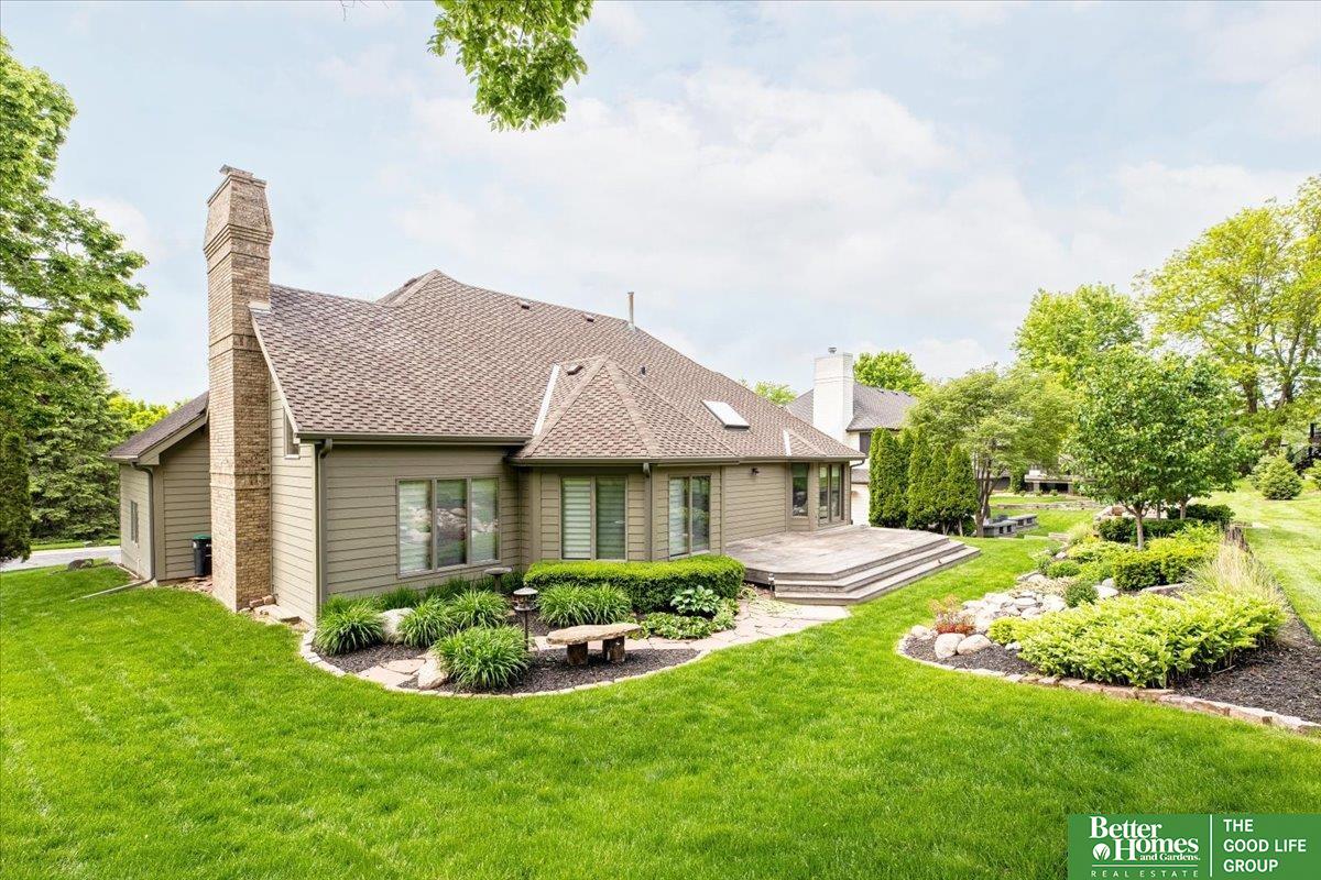 1011 S 117th Court