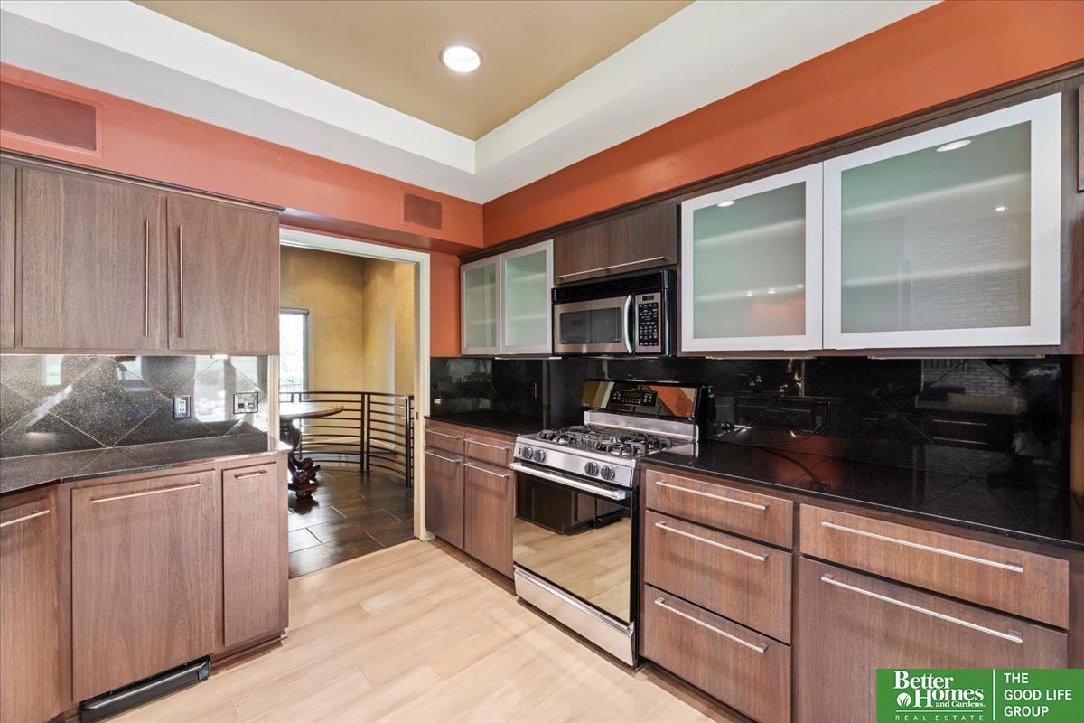 1011 S 117th Court