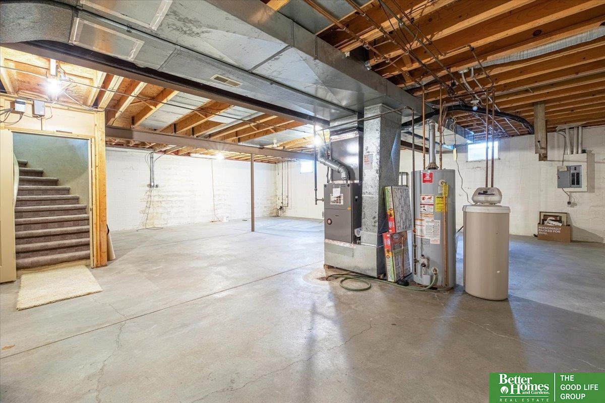 1011 S 117th Court