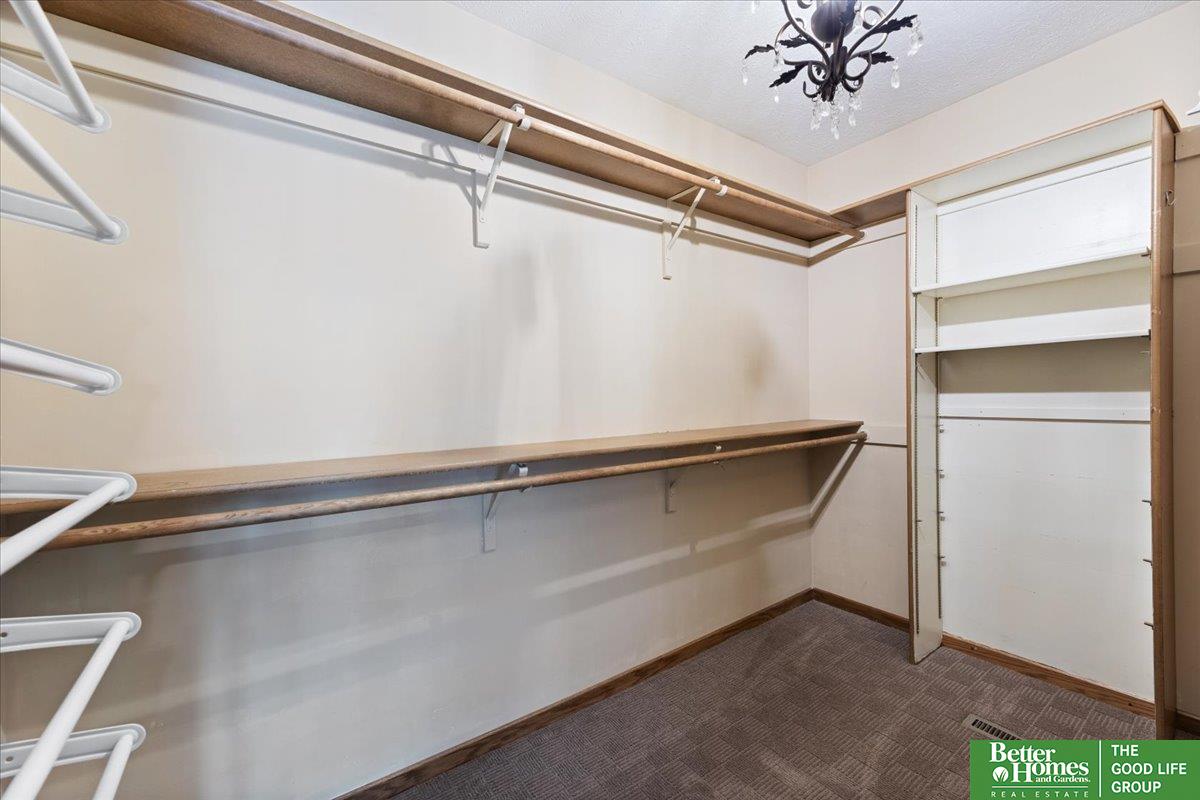 1011 S 117th Court