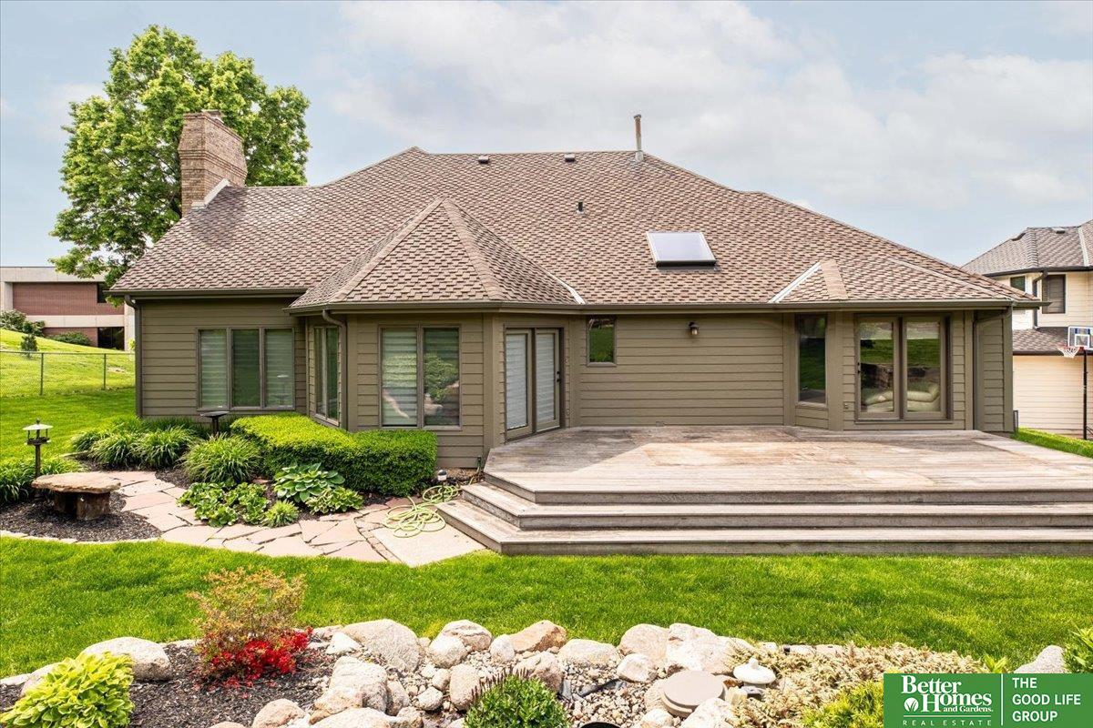 1011 S 117th Court