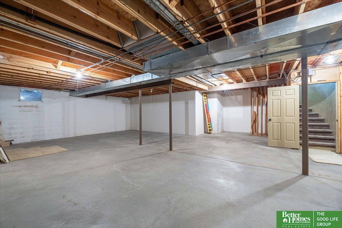 1011 S 117th Court