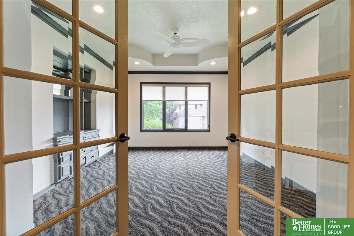 1011 S 117th Court