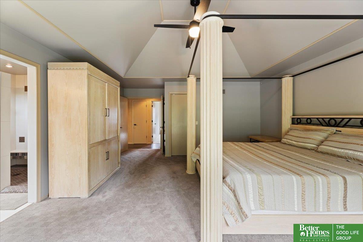 1011 S 117th Court