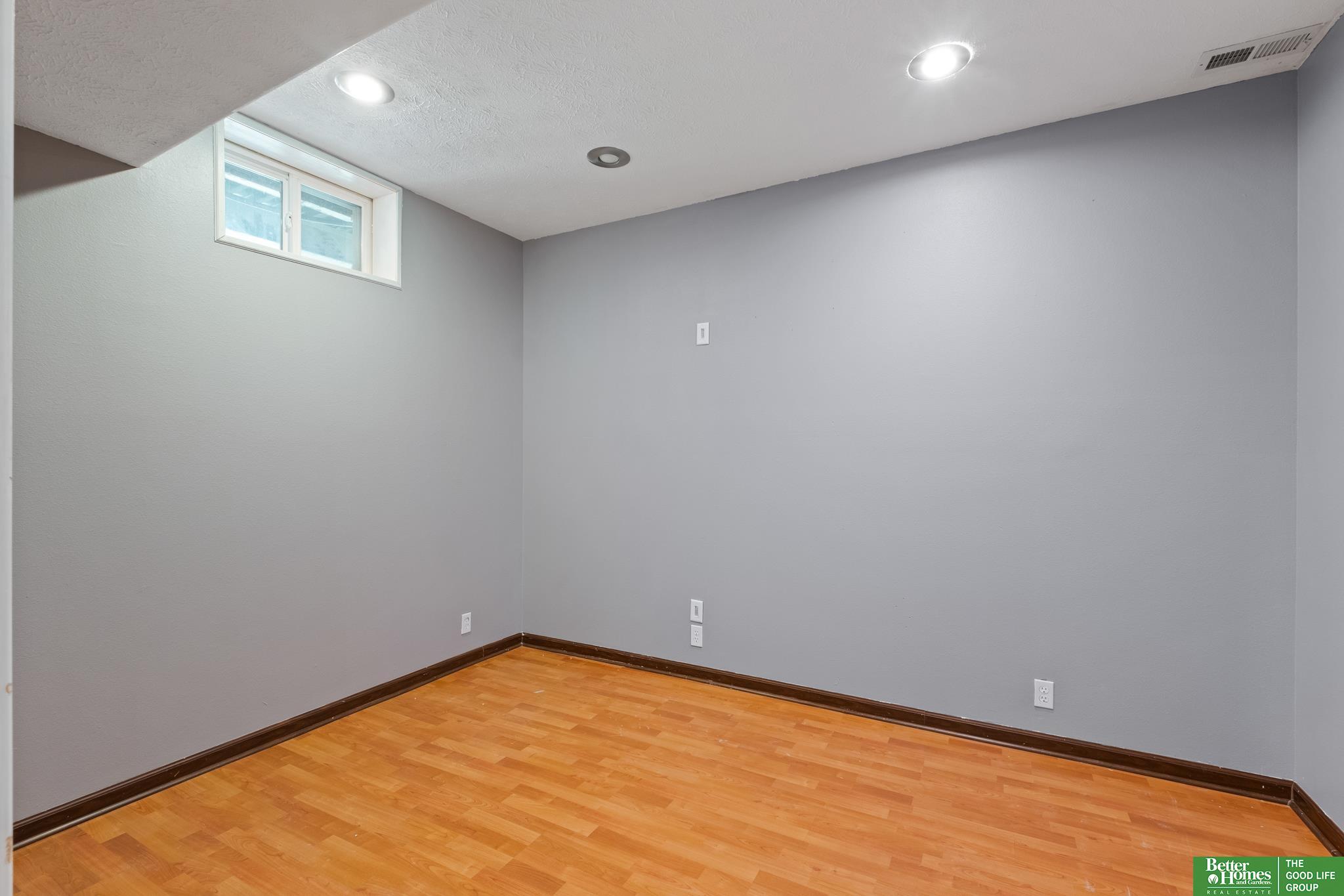 571 S 182nd Street