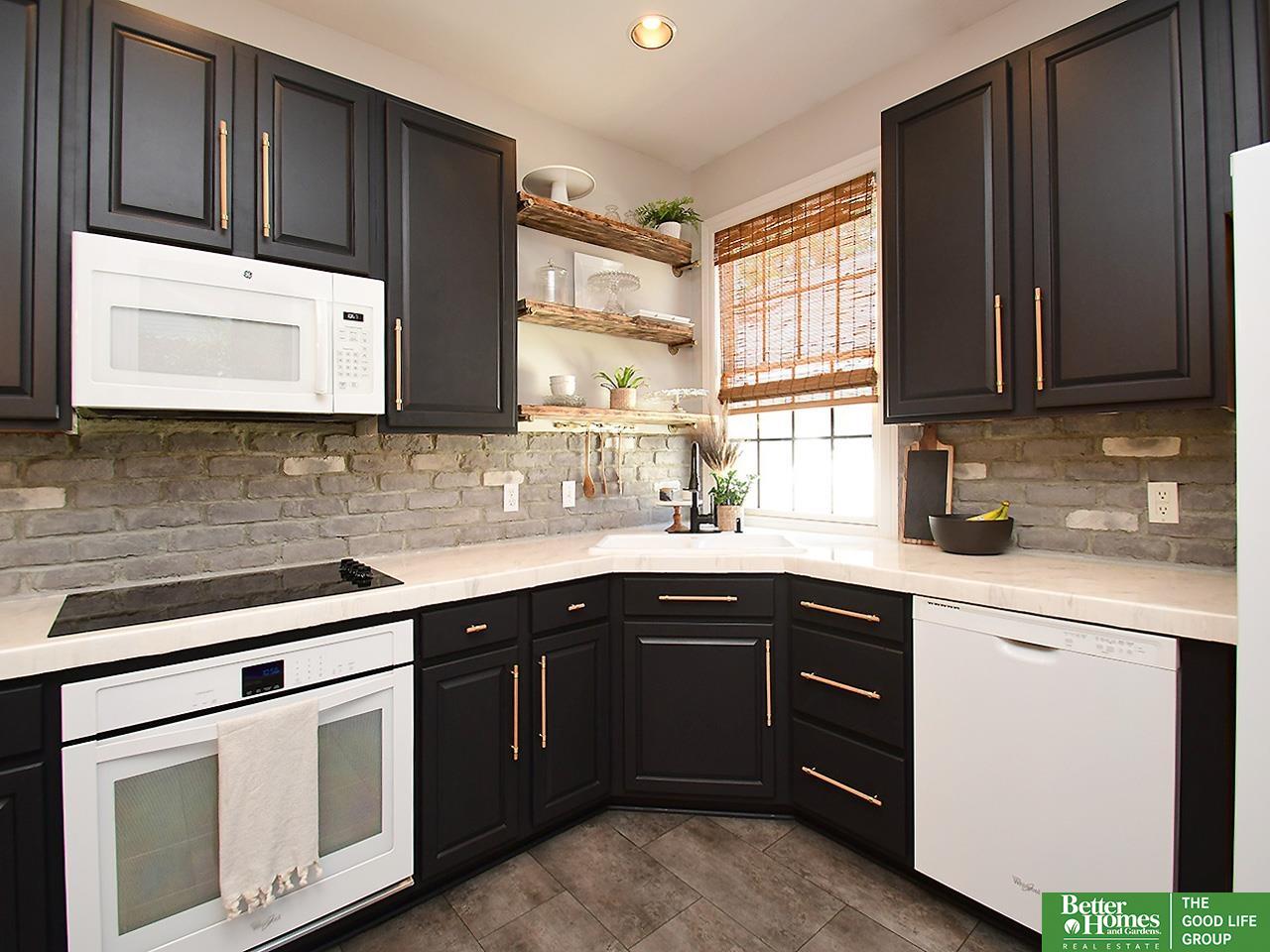 17160 Walnut Plaza