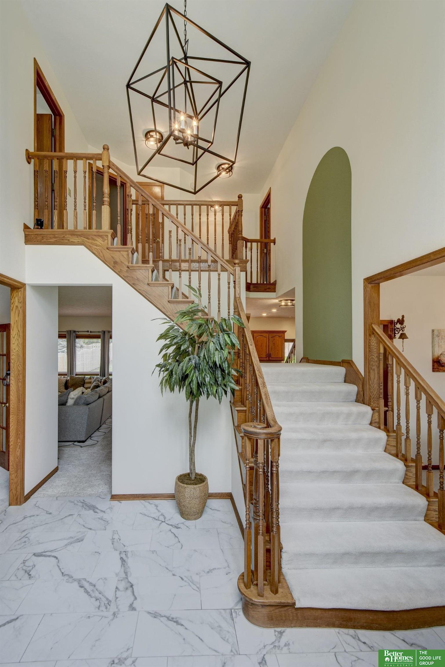 5904 S 174 Street