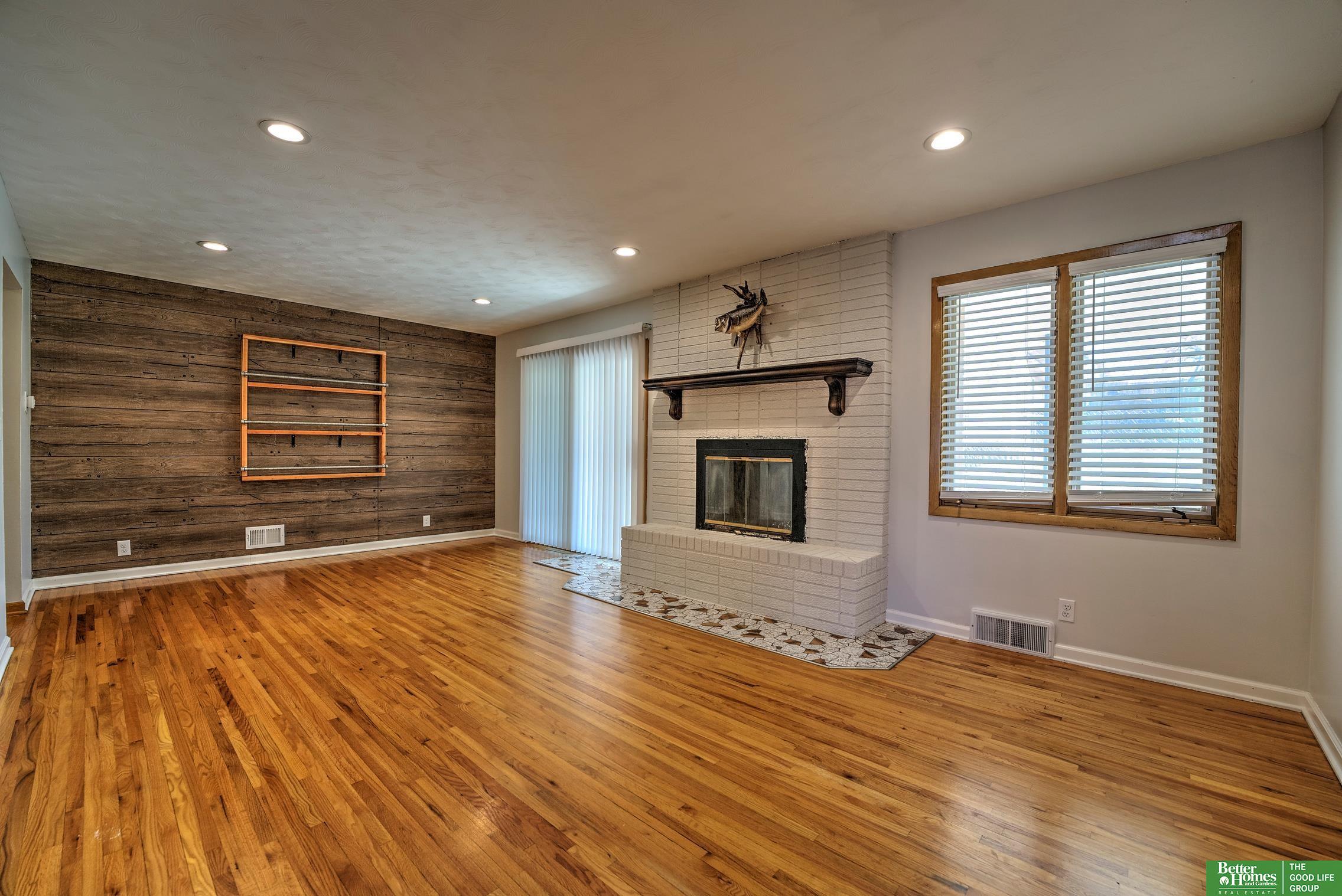 1301 Ventura Drive