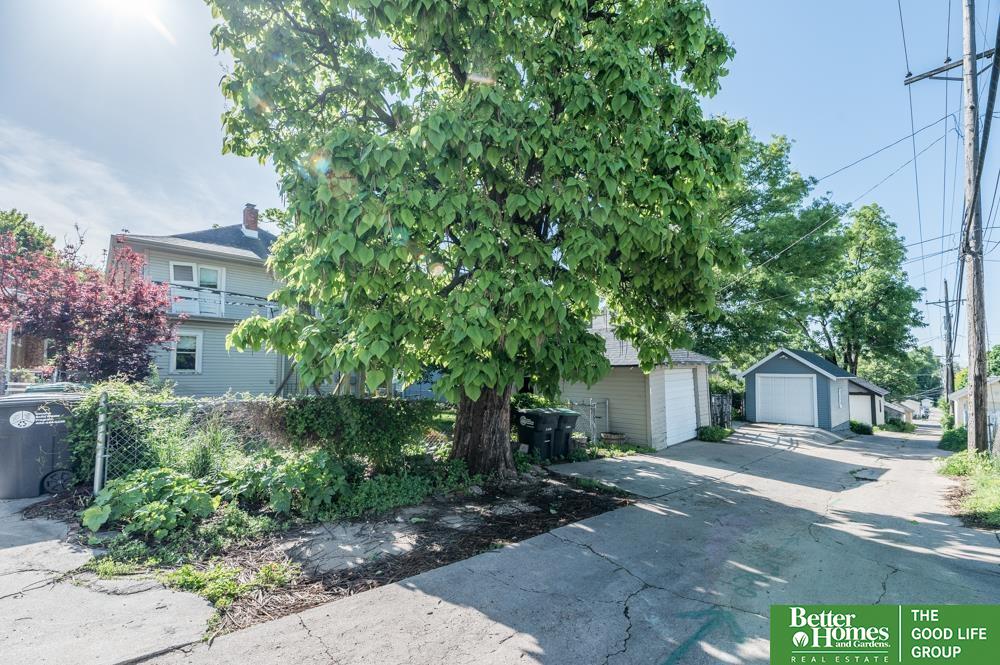 2816 S 32 Avenue