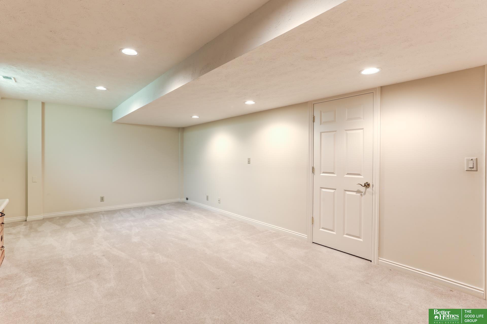 1872 S 155th Circle