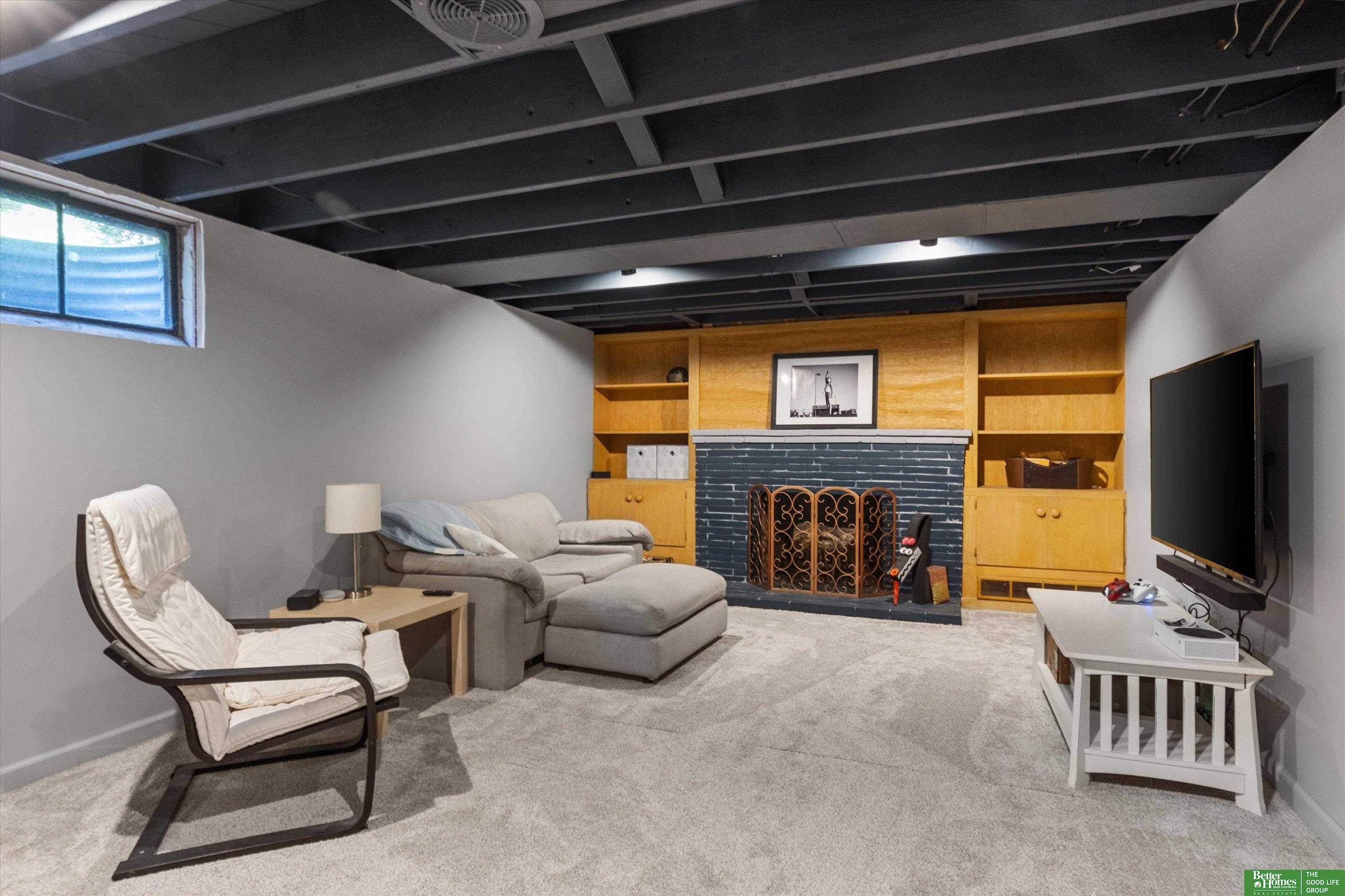 6466 Cuming Street