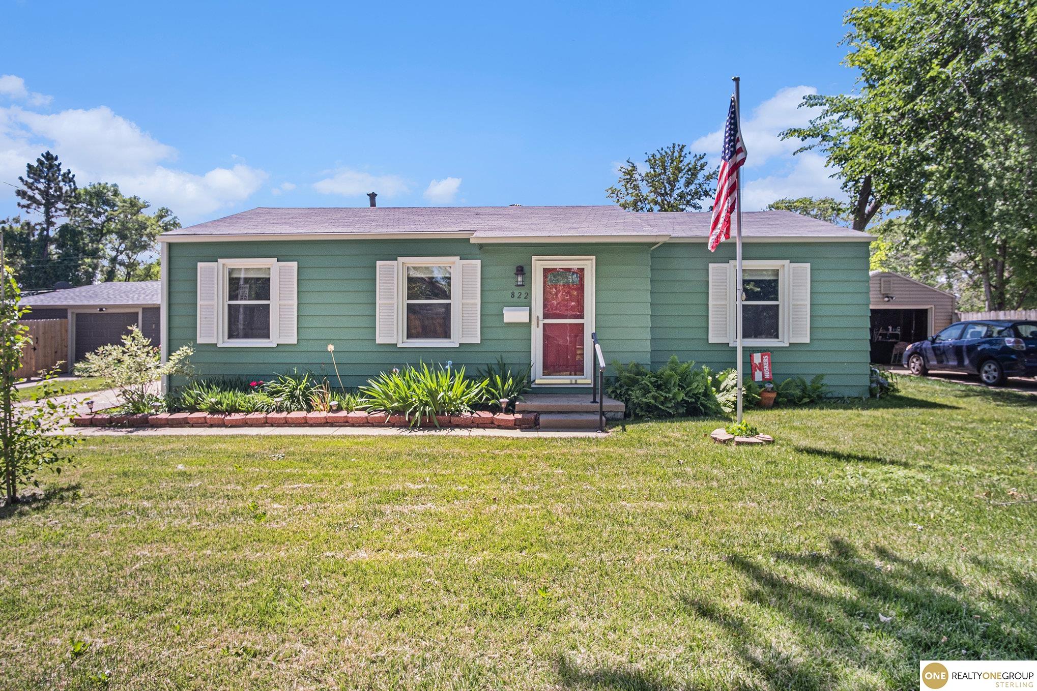 822 N 77th Avenue