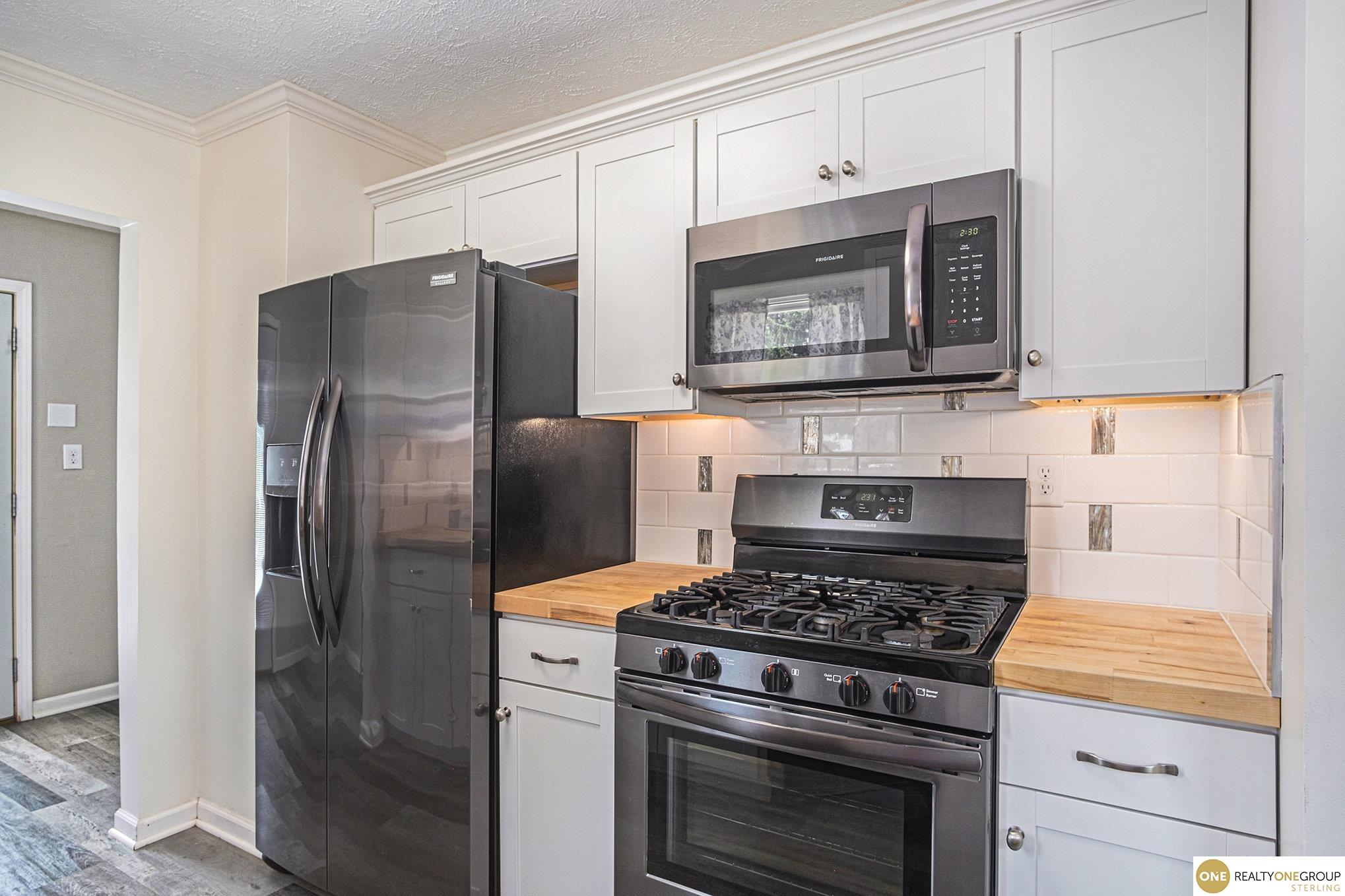 822 N 77th Avenue