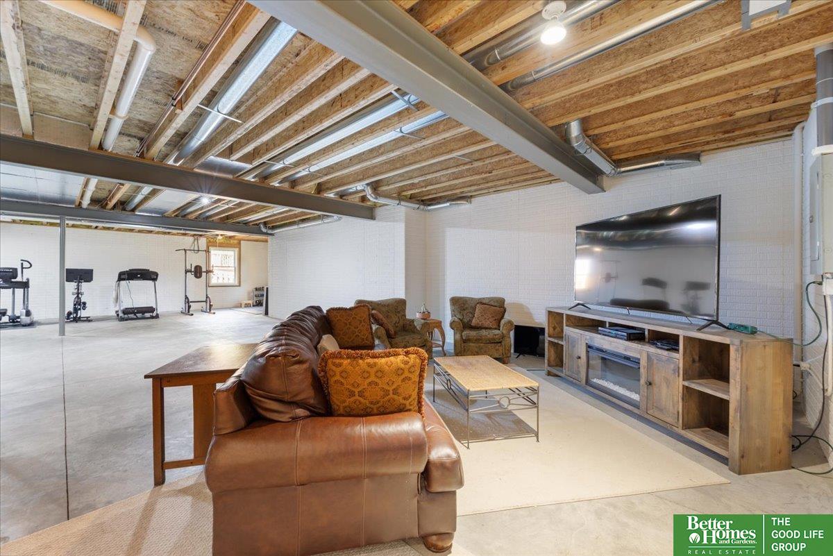 955 S 186th Street