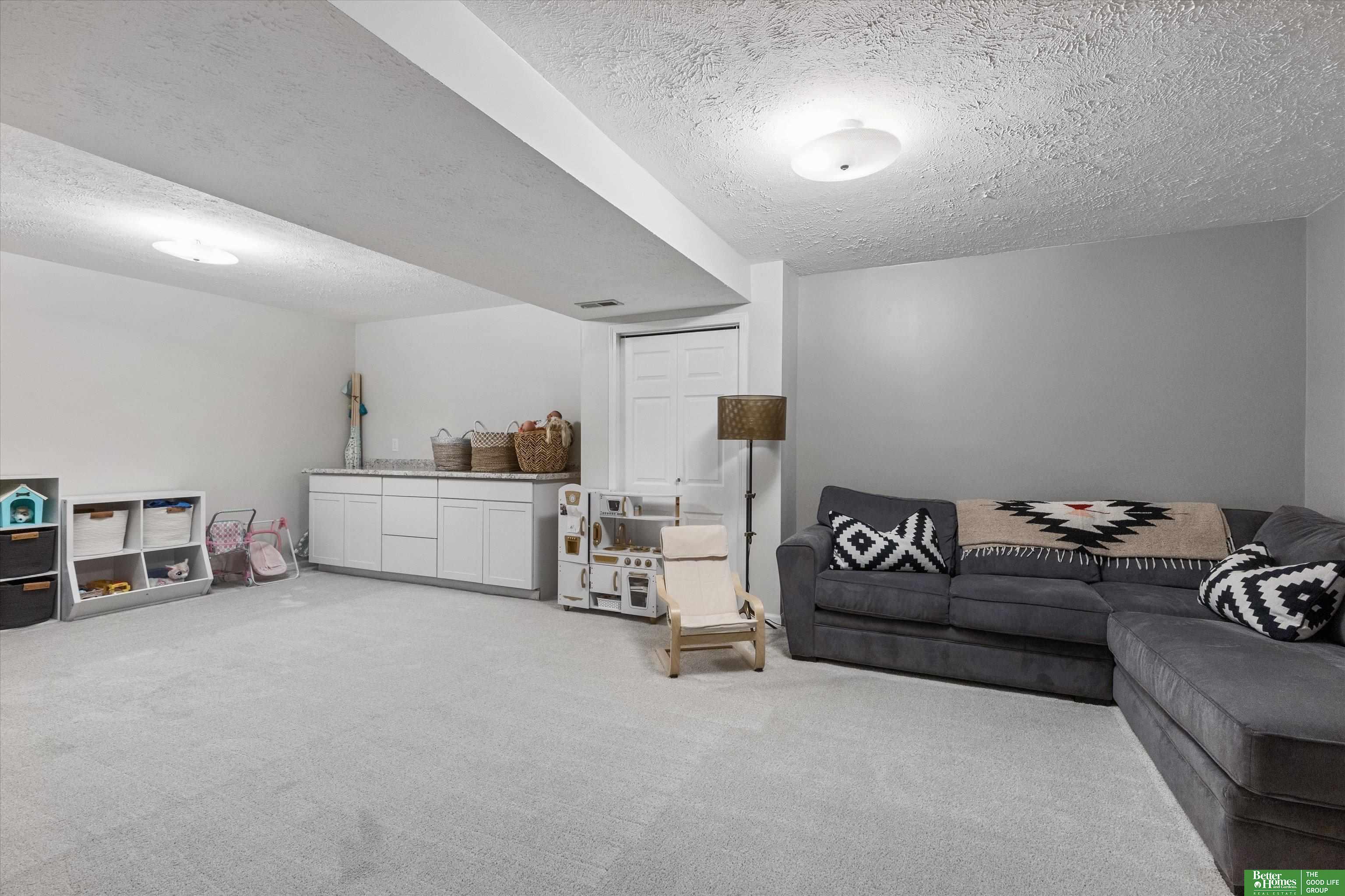 4633 Fir Hollow Lane