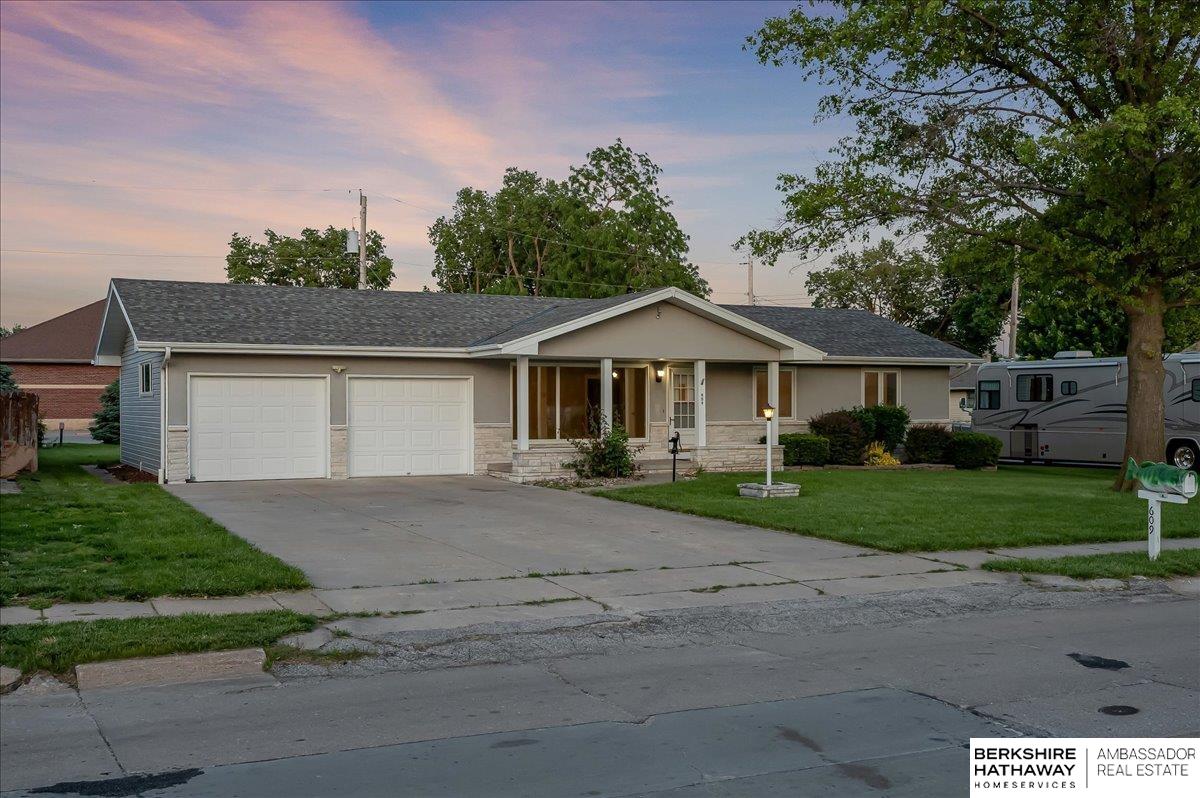 609 Apache Drive