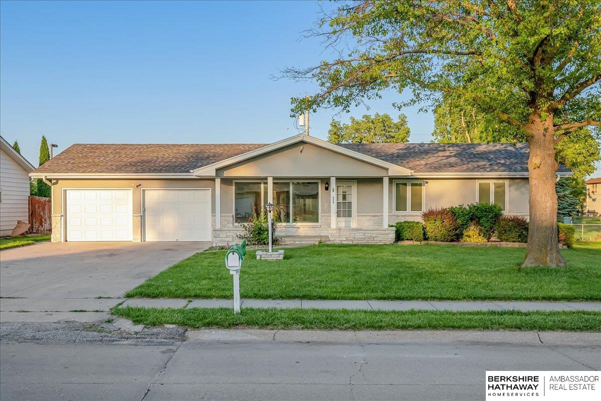 609 Apache Drive