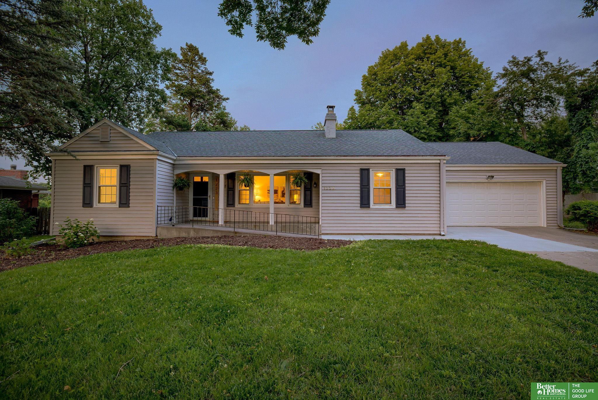 1223 N 95th Avenue