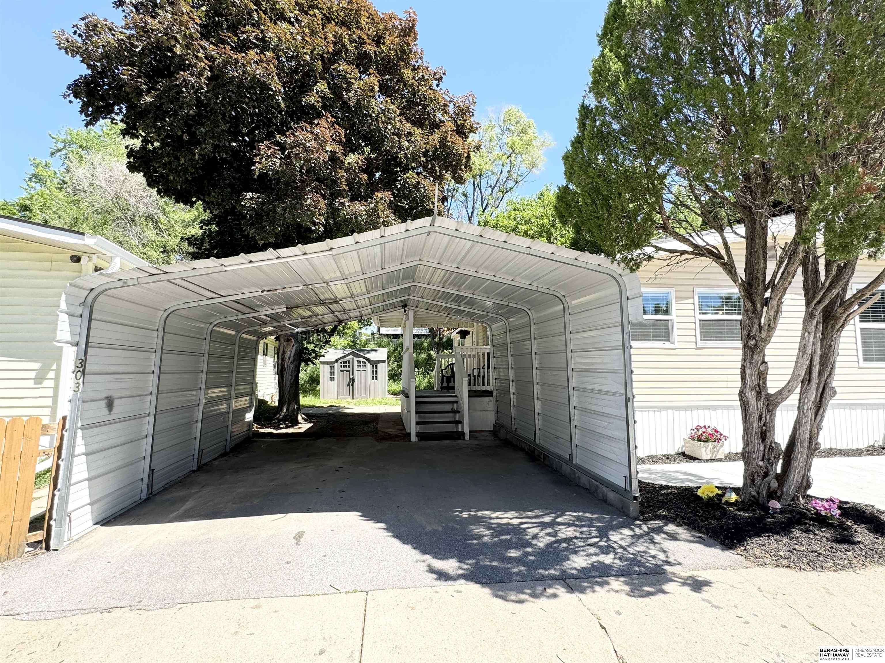12624 Manderson Plaza