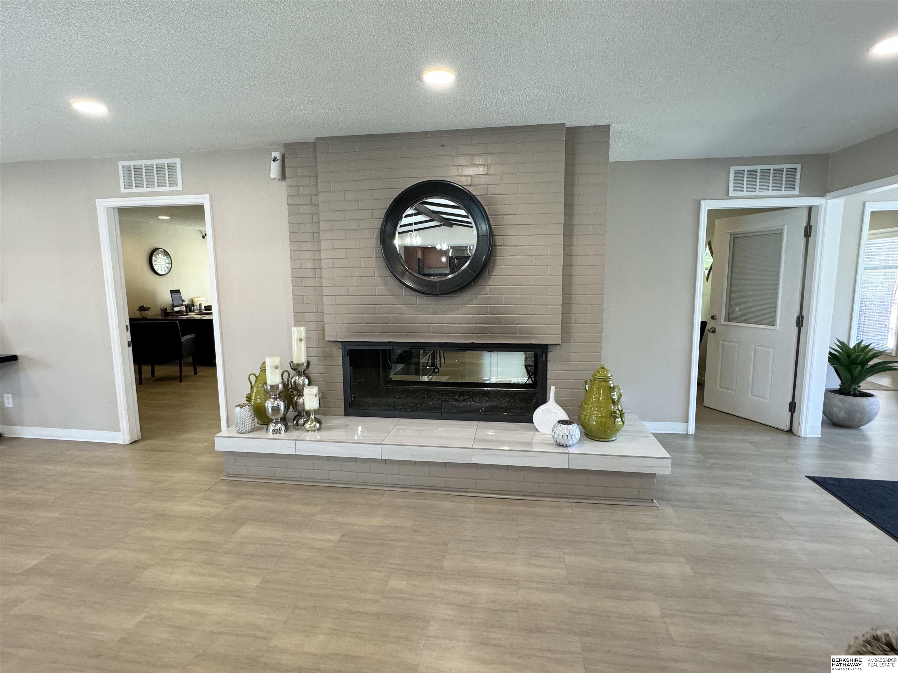 12624 Manderson Plaza