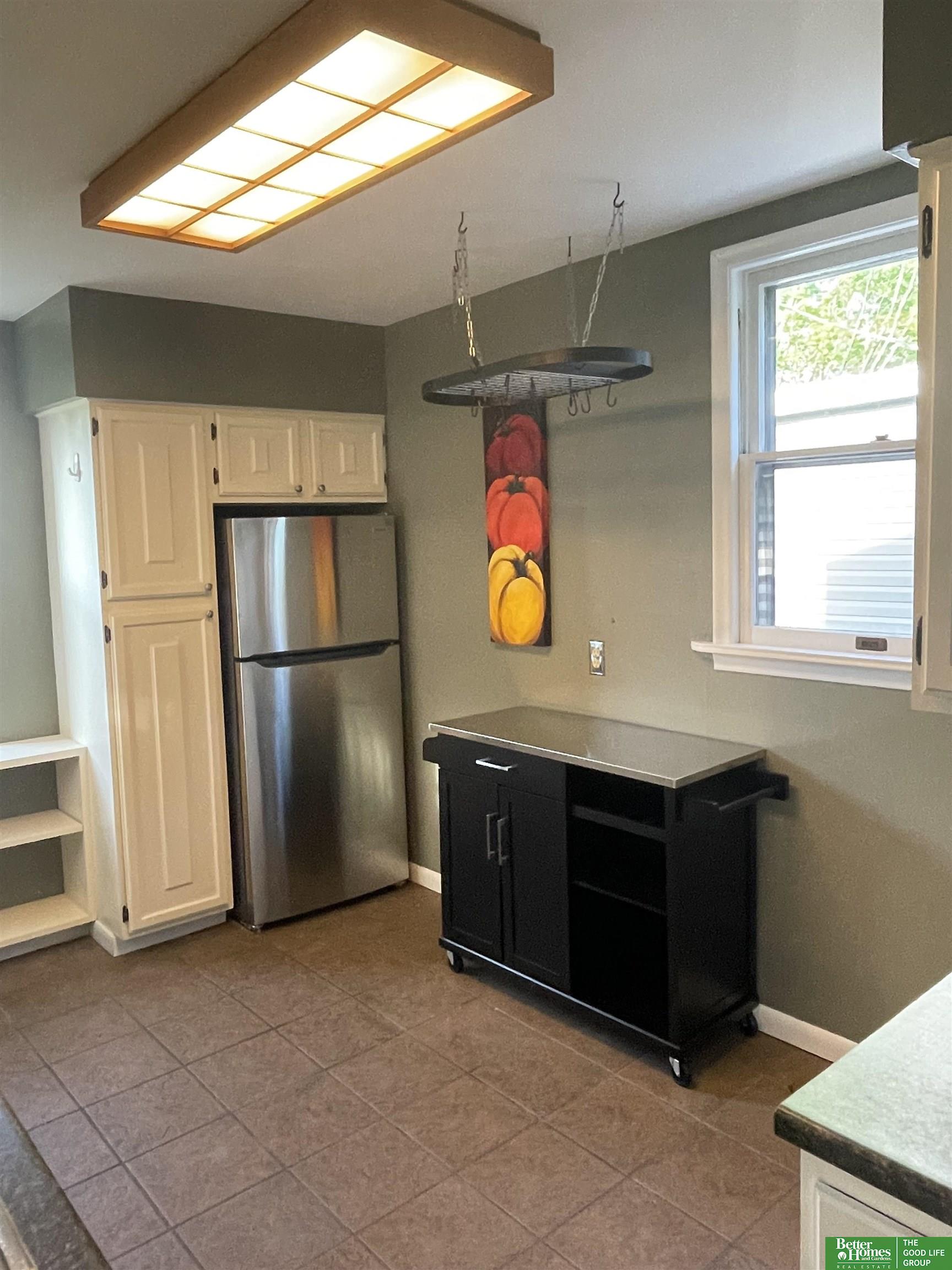 3556 Woolworth Avenue