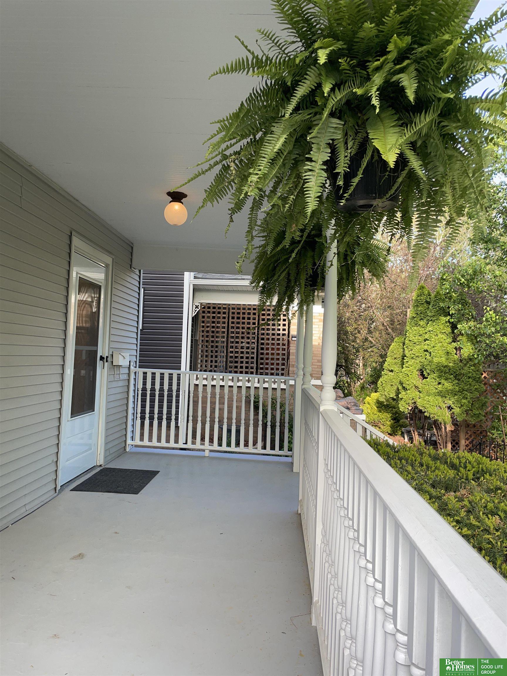 3556 Woolworth Avenue