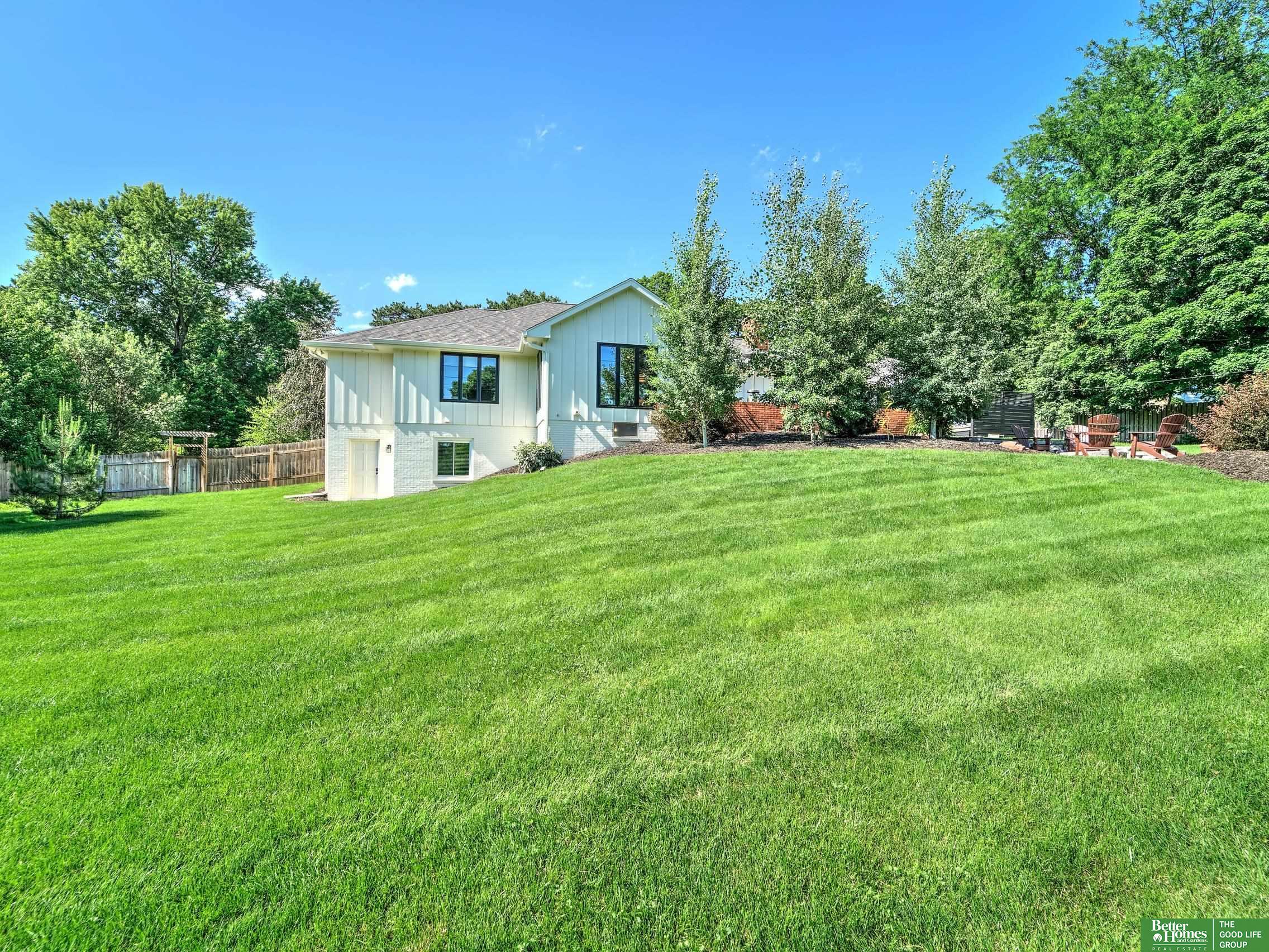 9527 Westchester Lane