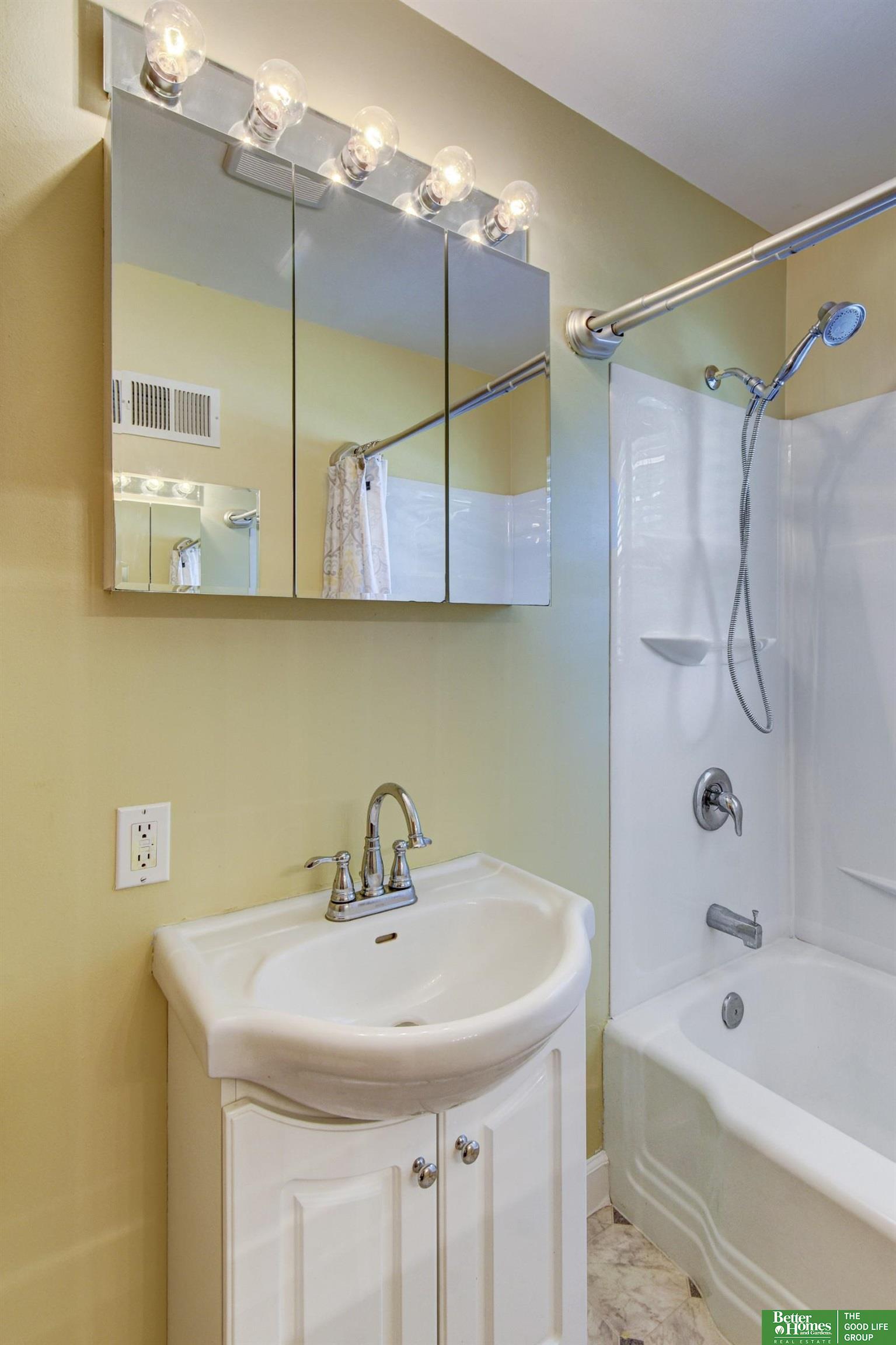 2823 S 39th Street