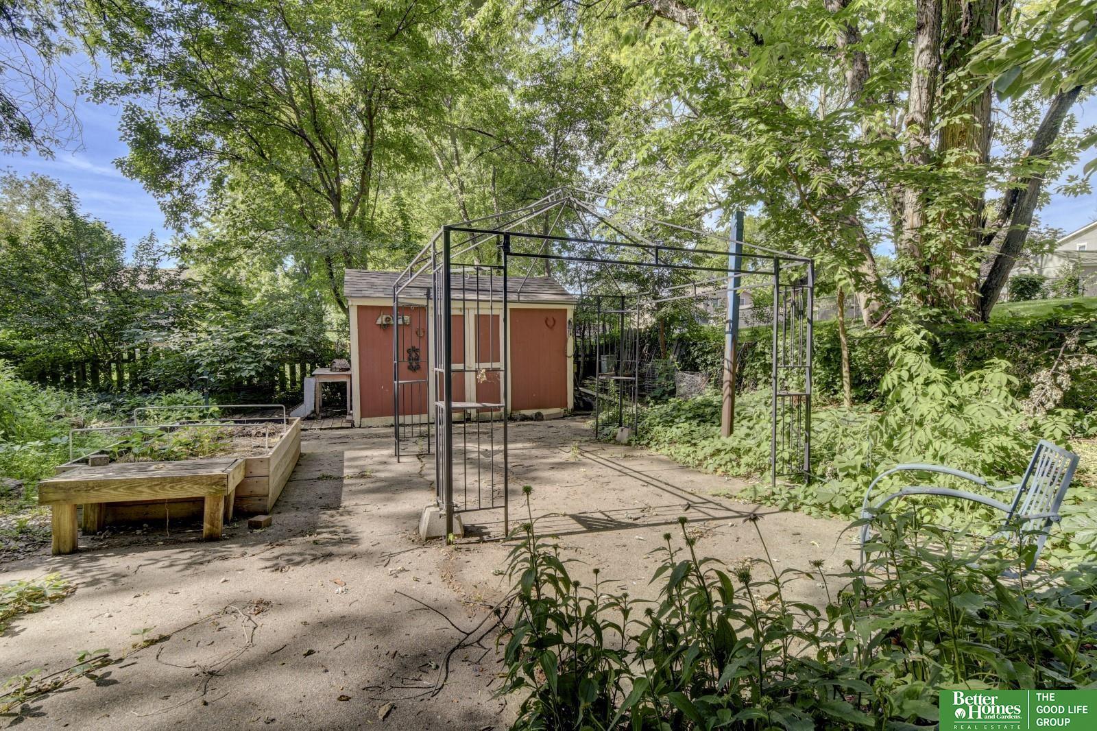 901 Creighton Road