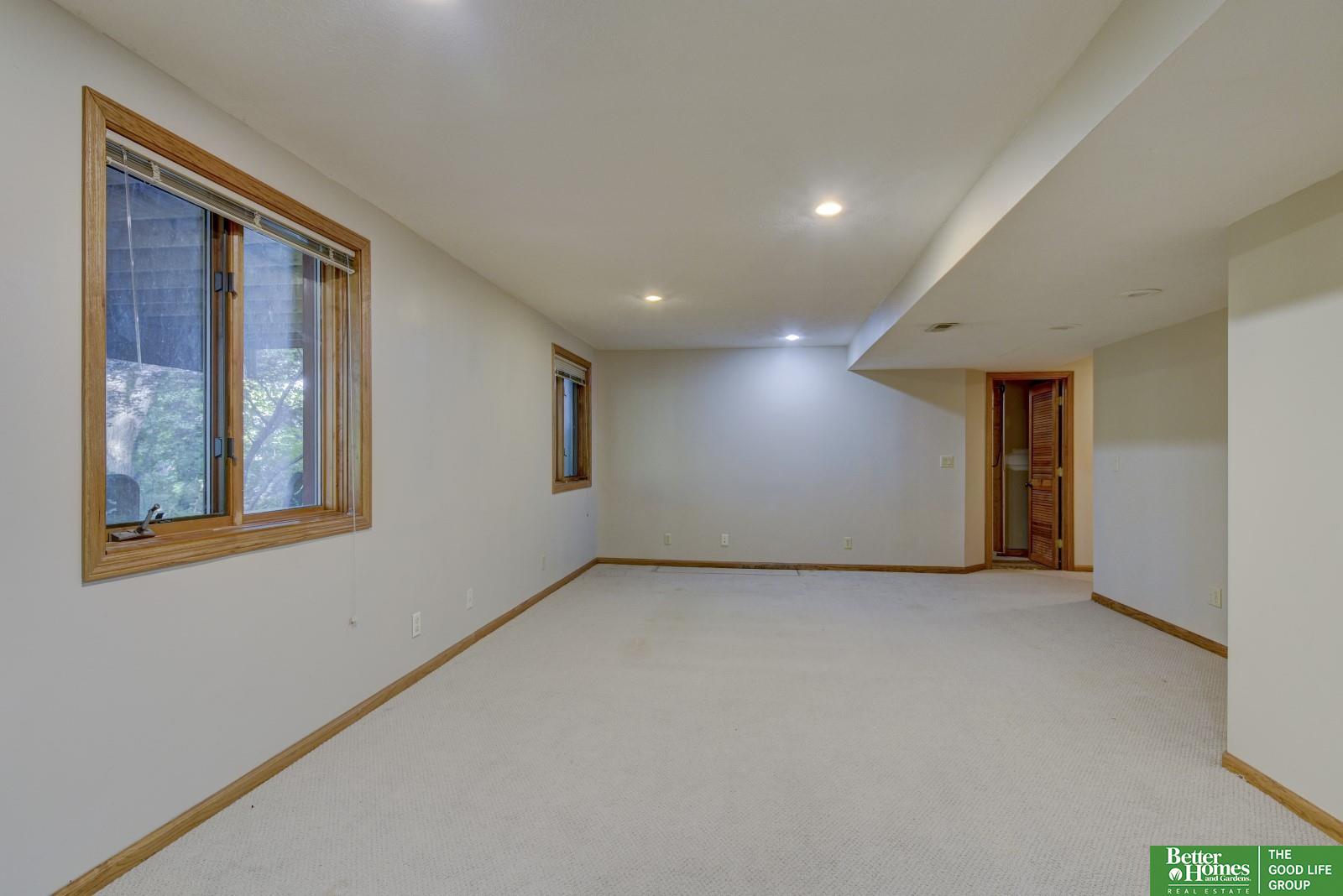 901 Creighton Road