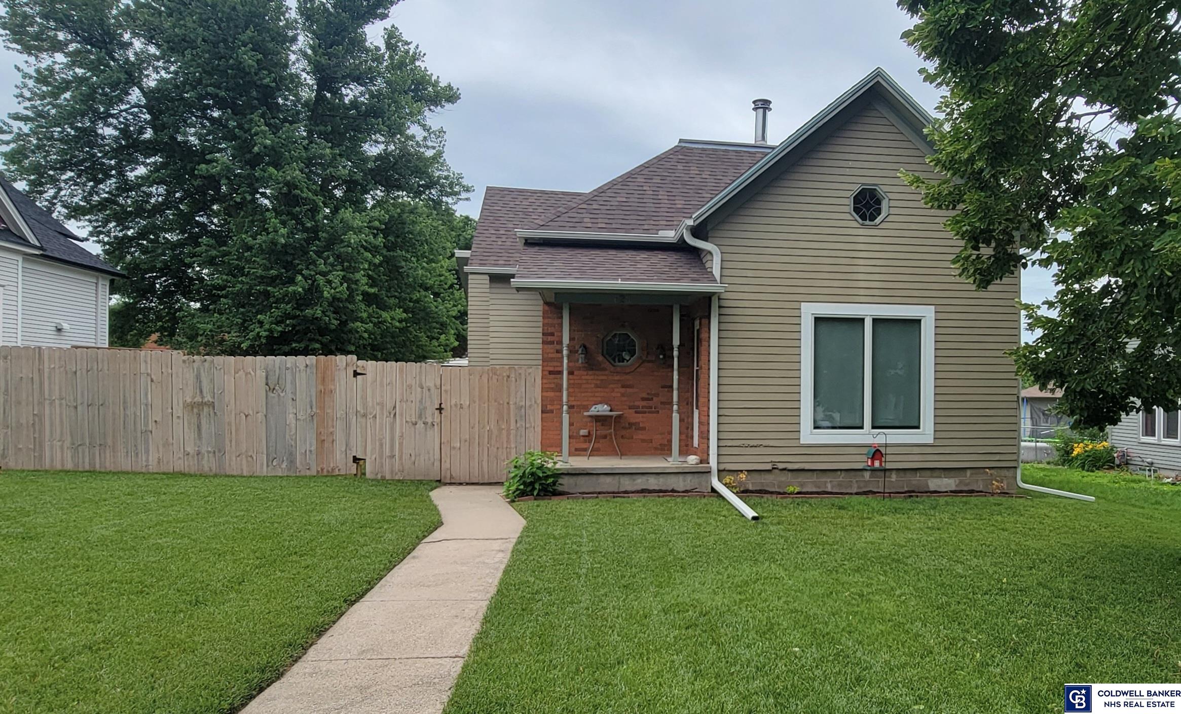 620 E 6th Street