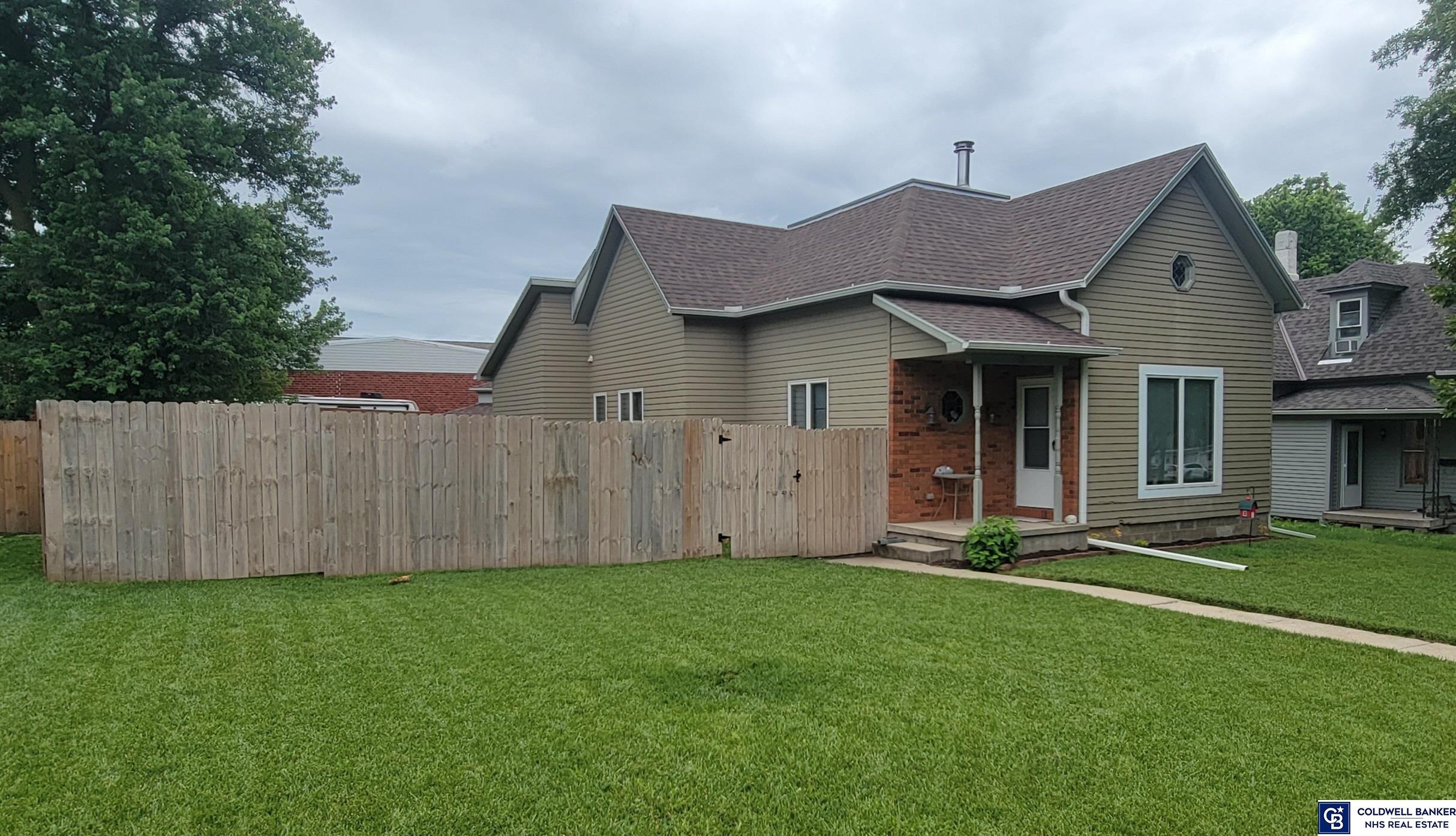 620 E 6th Street
