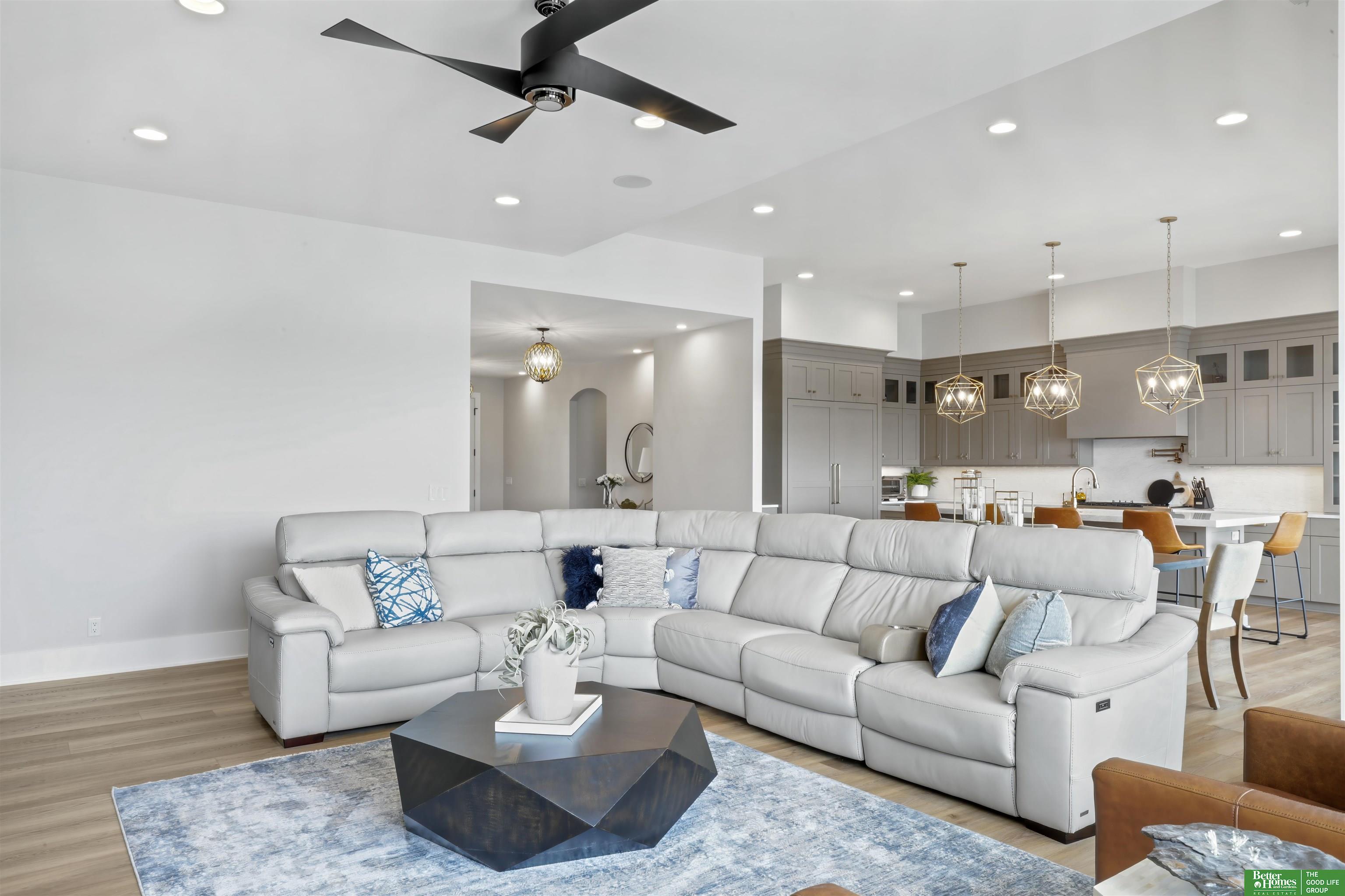 28426 Laurel Circle