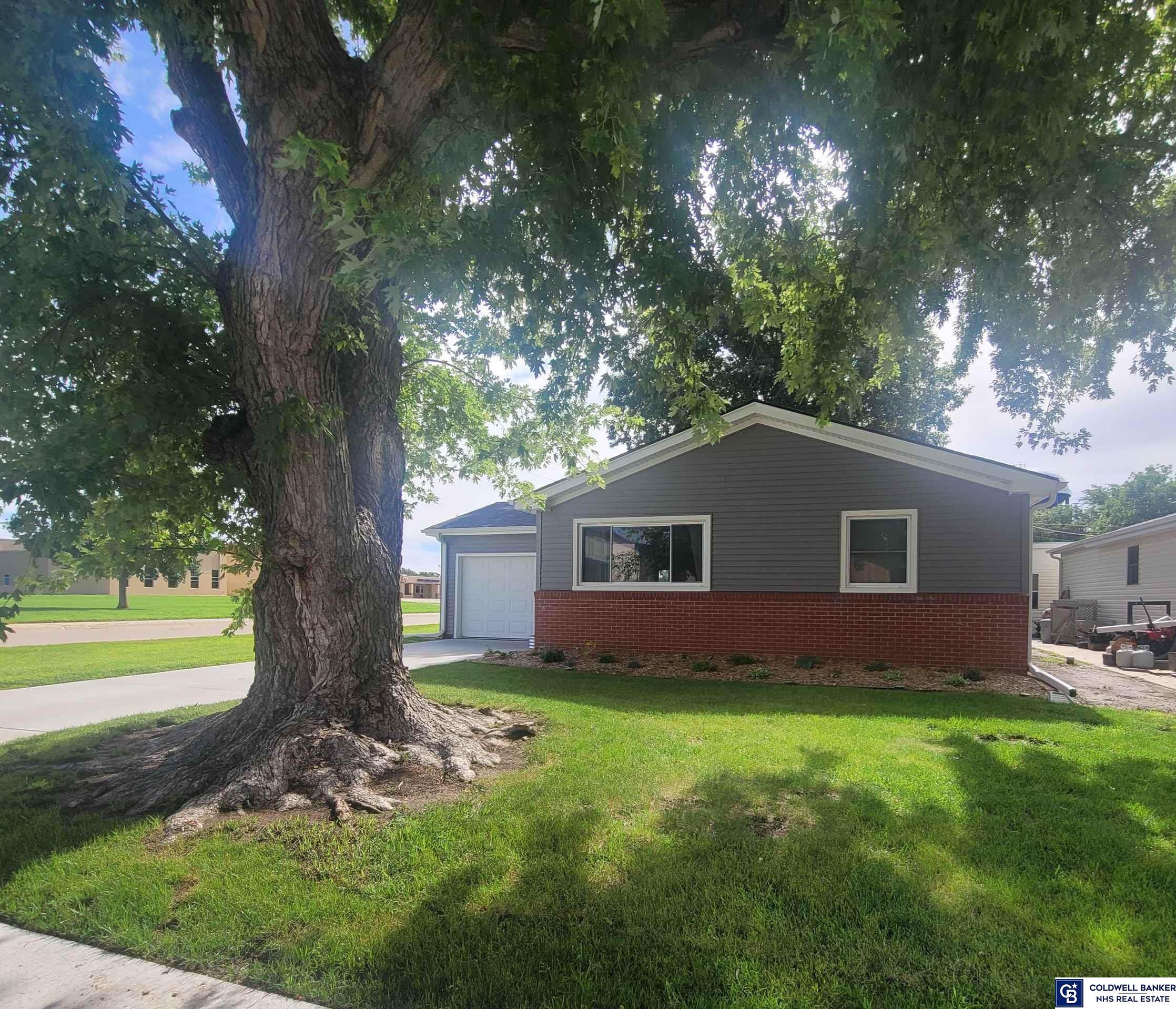 1528 N Blackburn Avenue