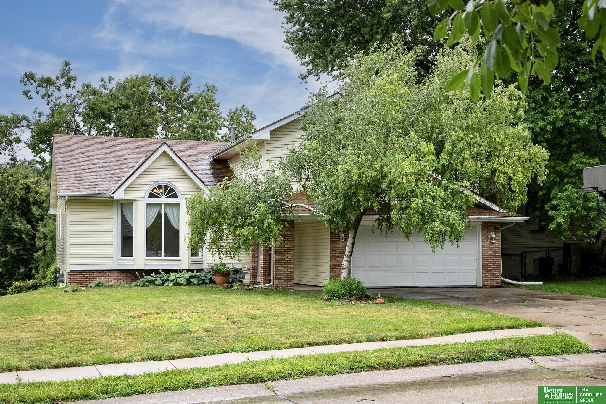 911 Edgewood Boulevard