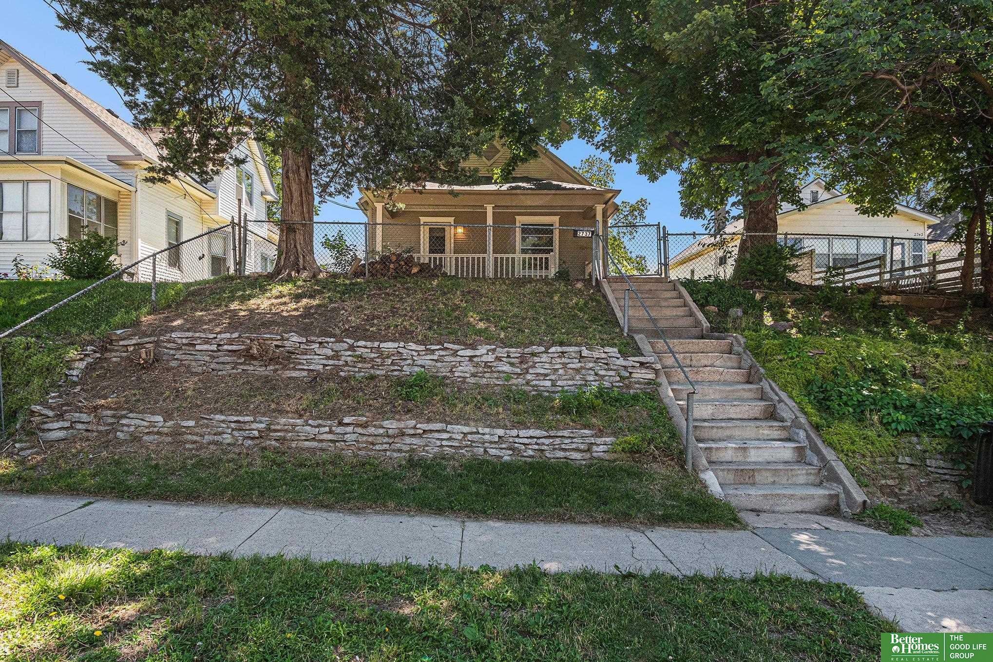 2737 S 9th Street