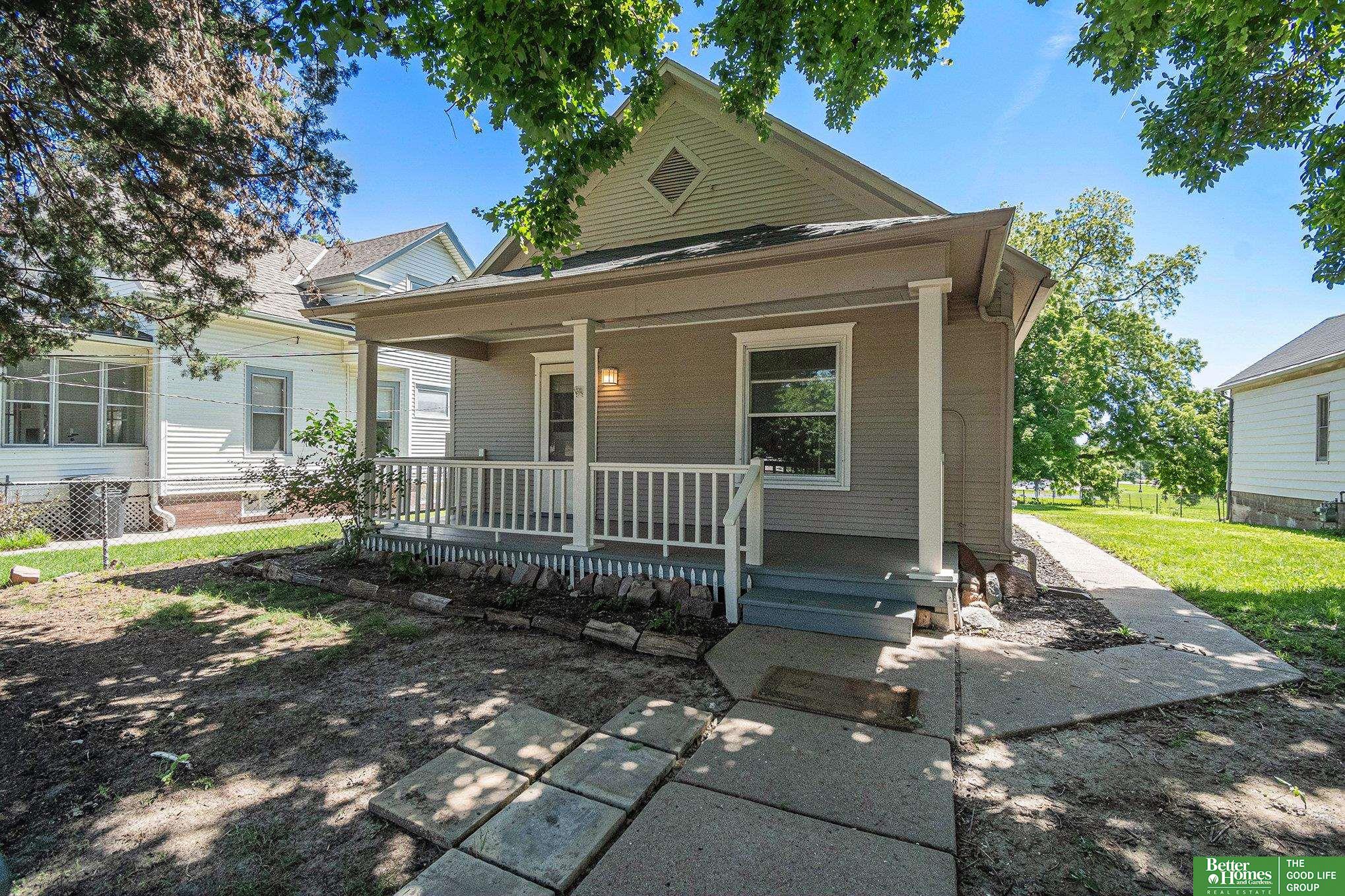 2737 S 9th Street