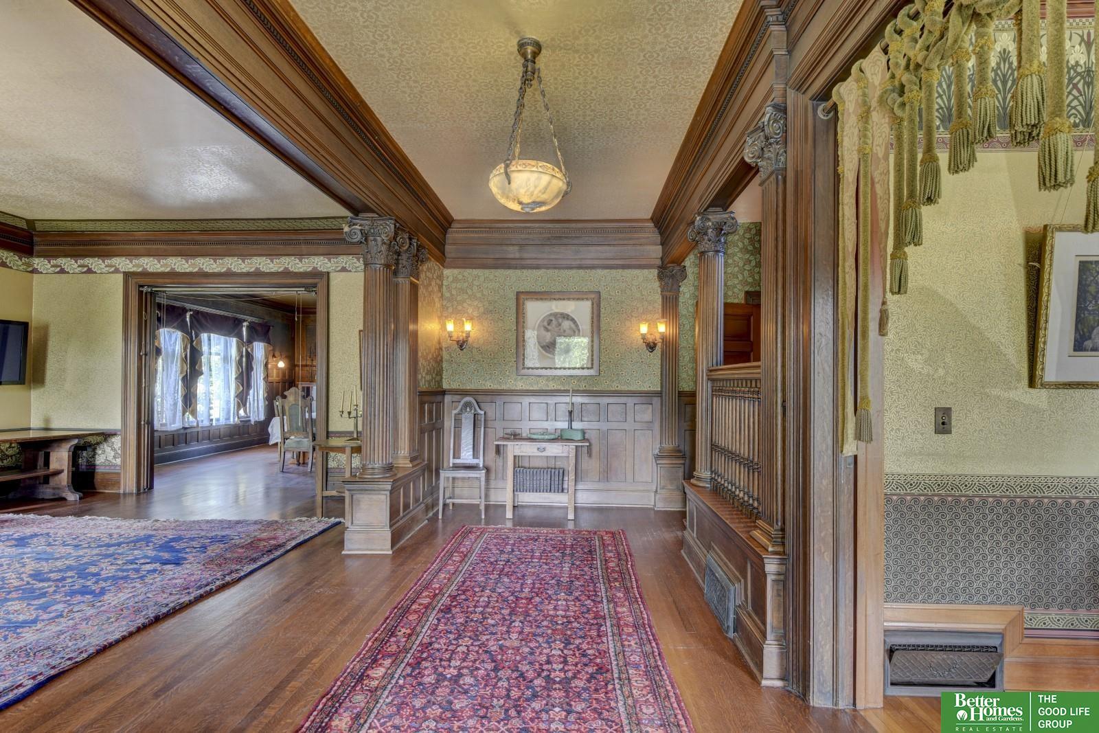 1728 S 32 Avenue