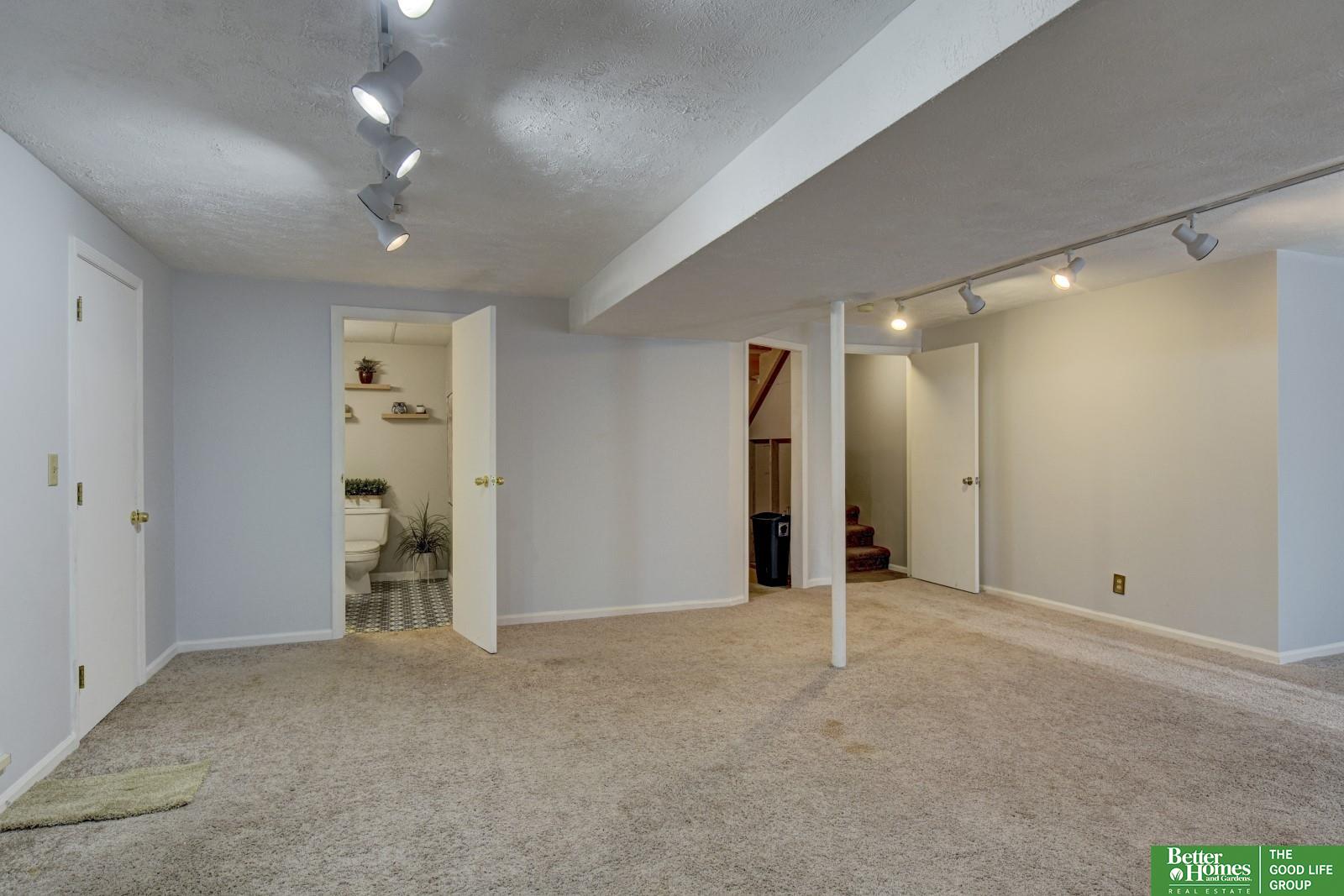 820 Oakland Lane