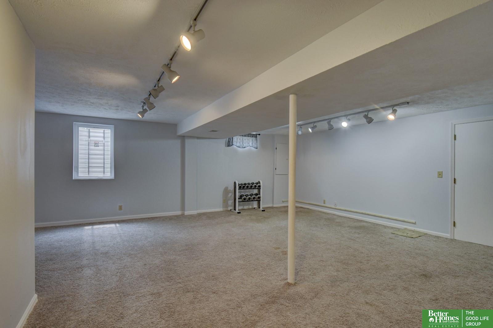 820 Oakland Lane