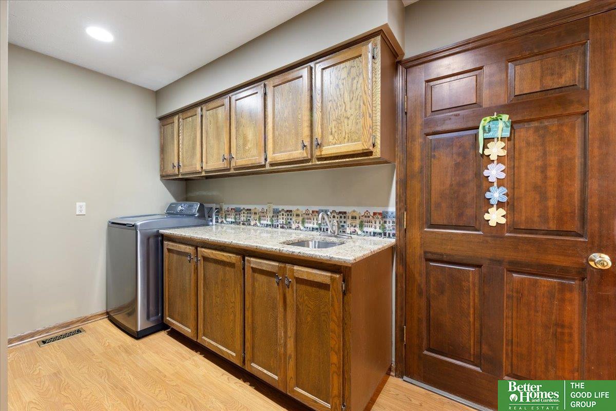 410 S 158 Circle