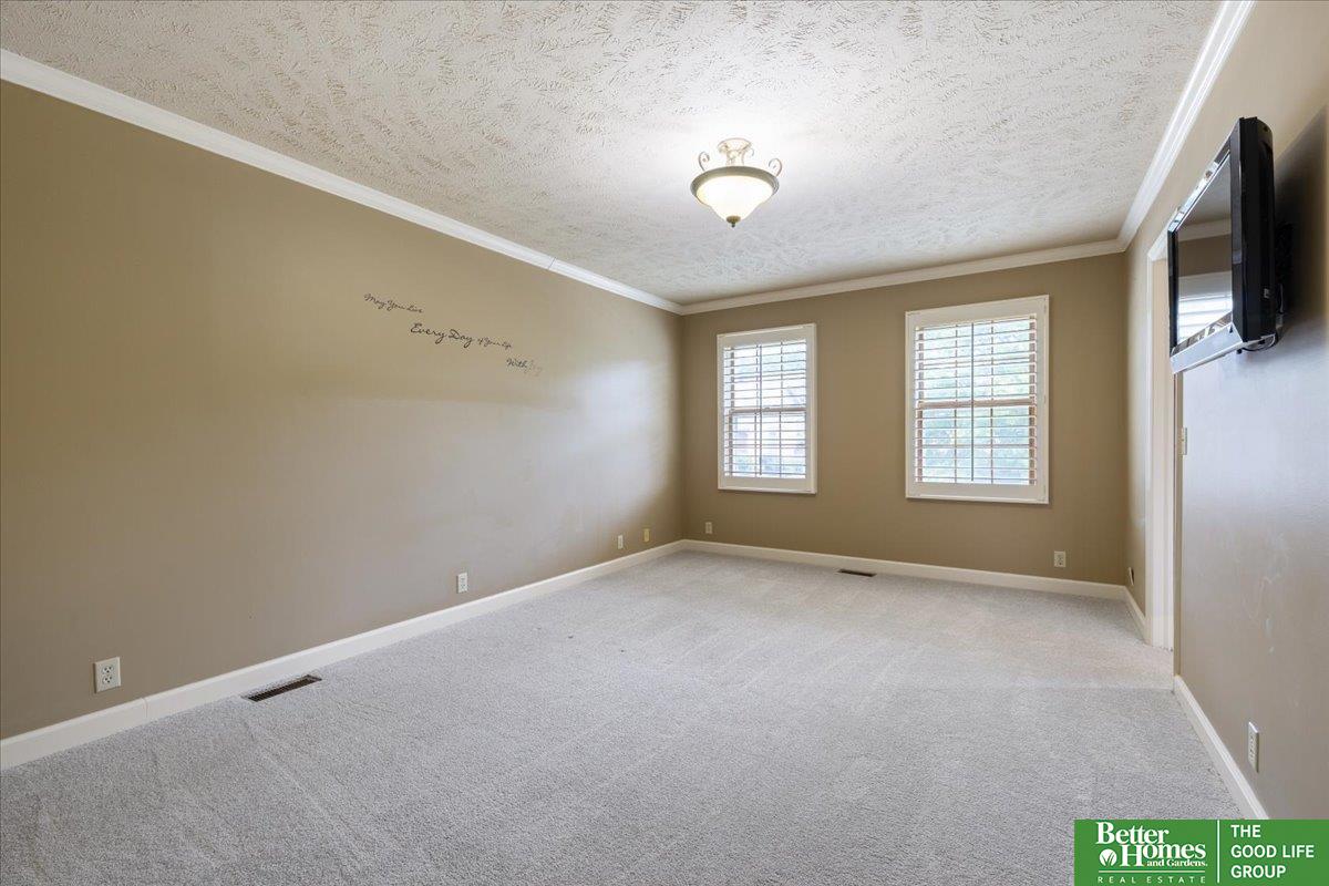 410 S 158 Circle