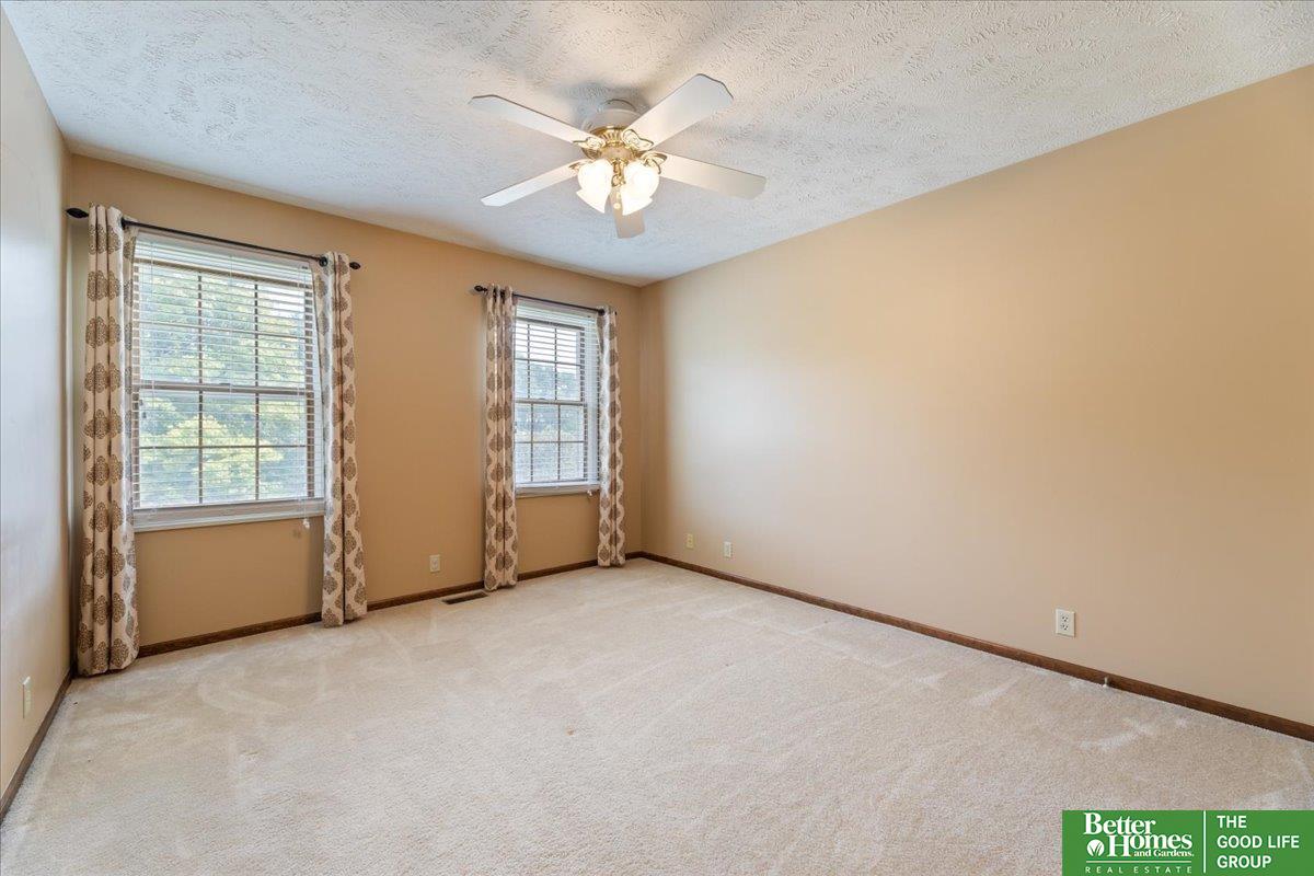 410 S 158 Circle