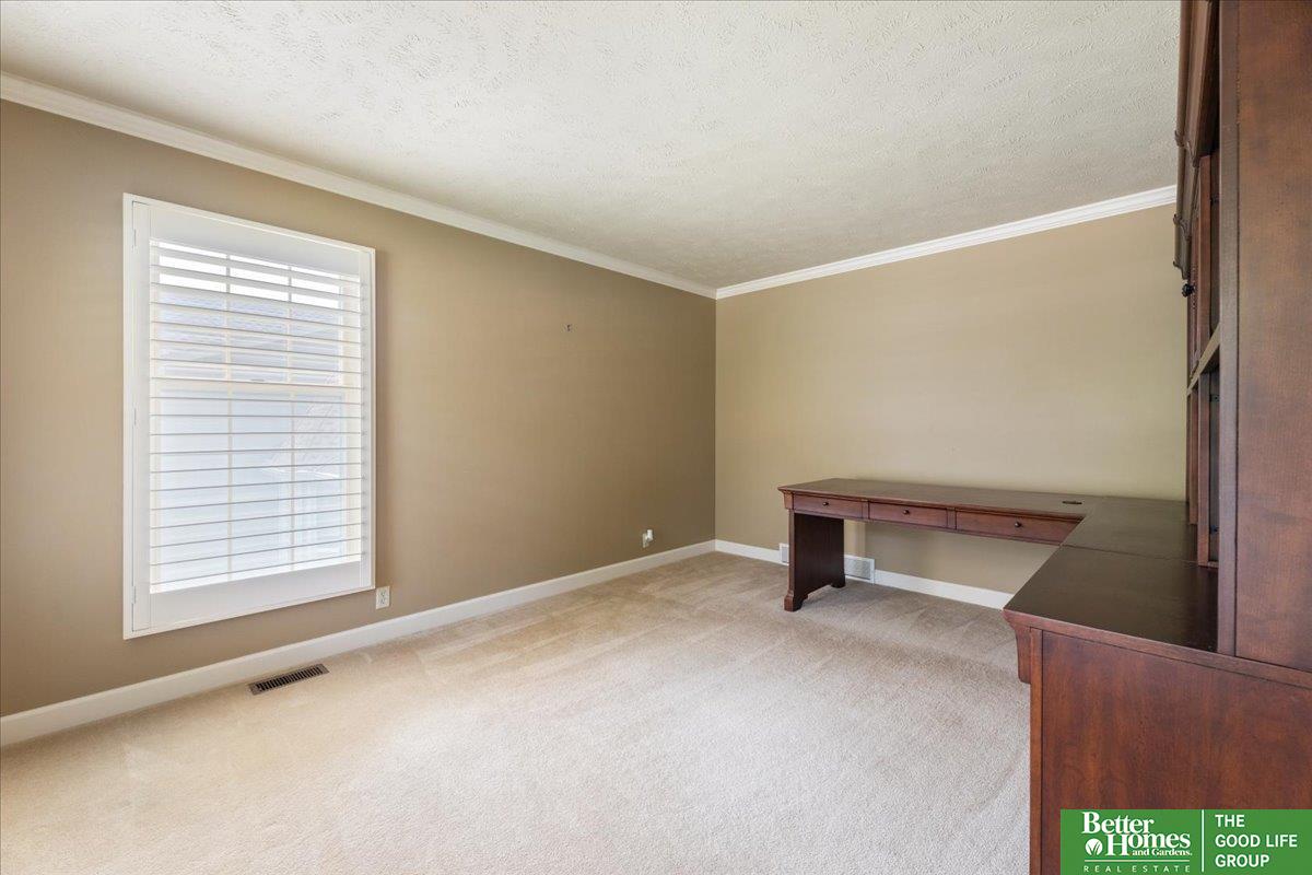 410 S 158 Circle