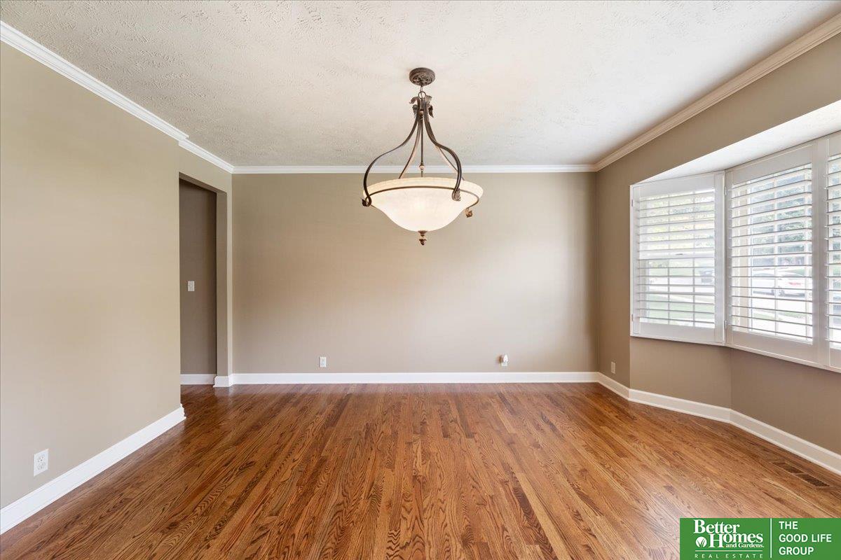 410 S 158 Circle