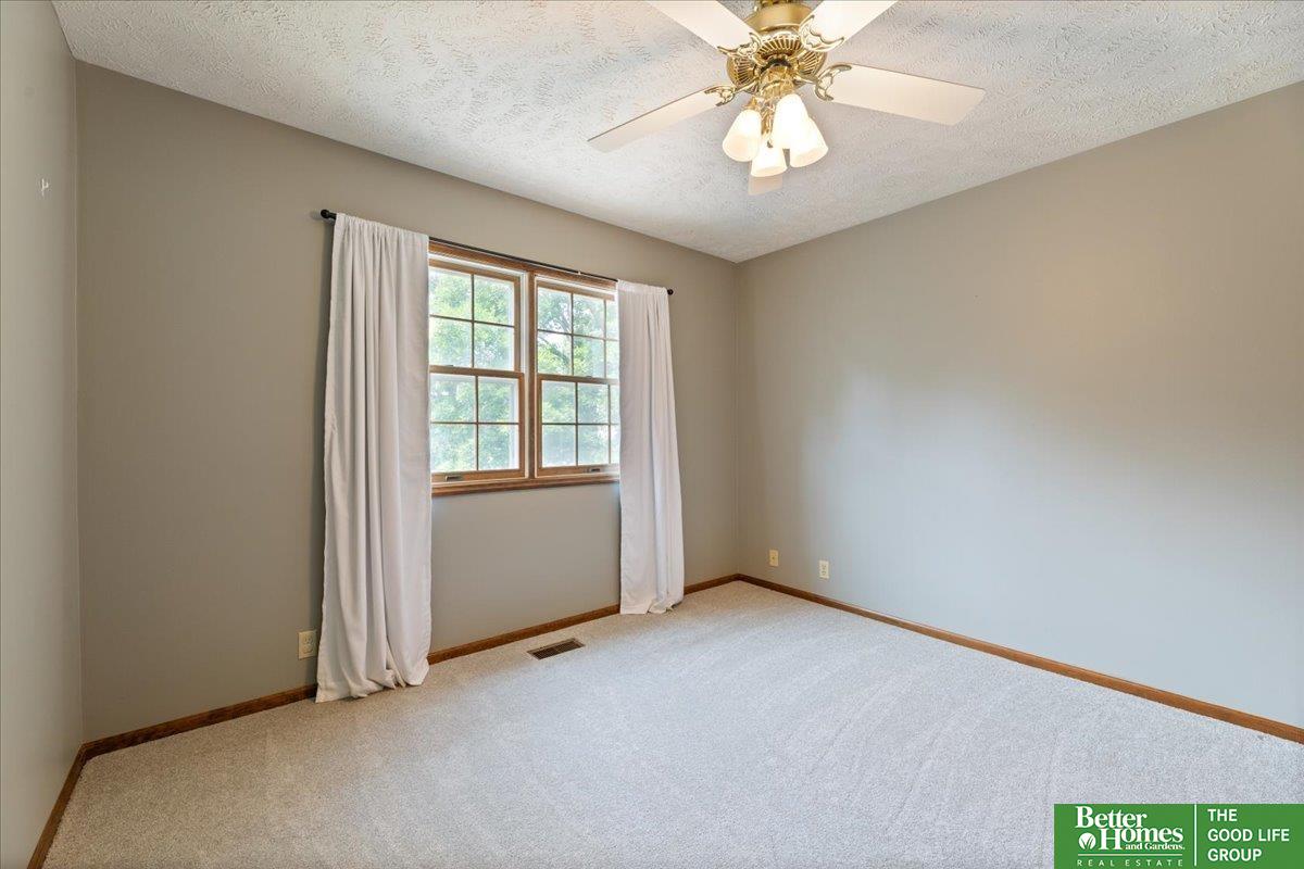 410 S 158 Circle