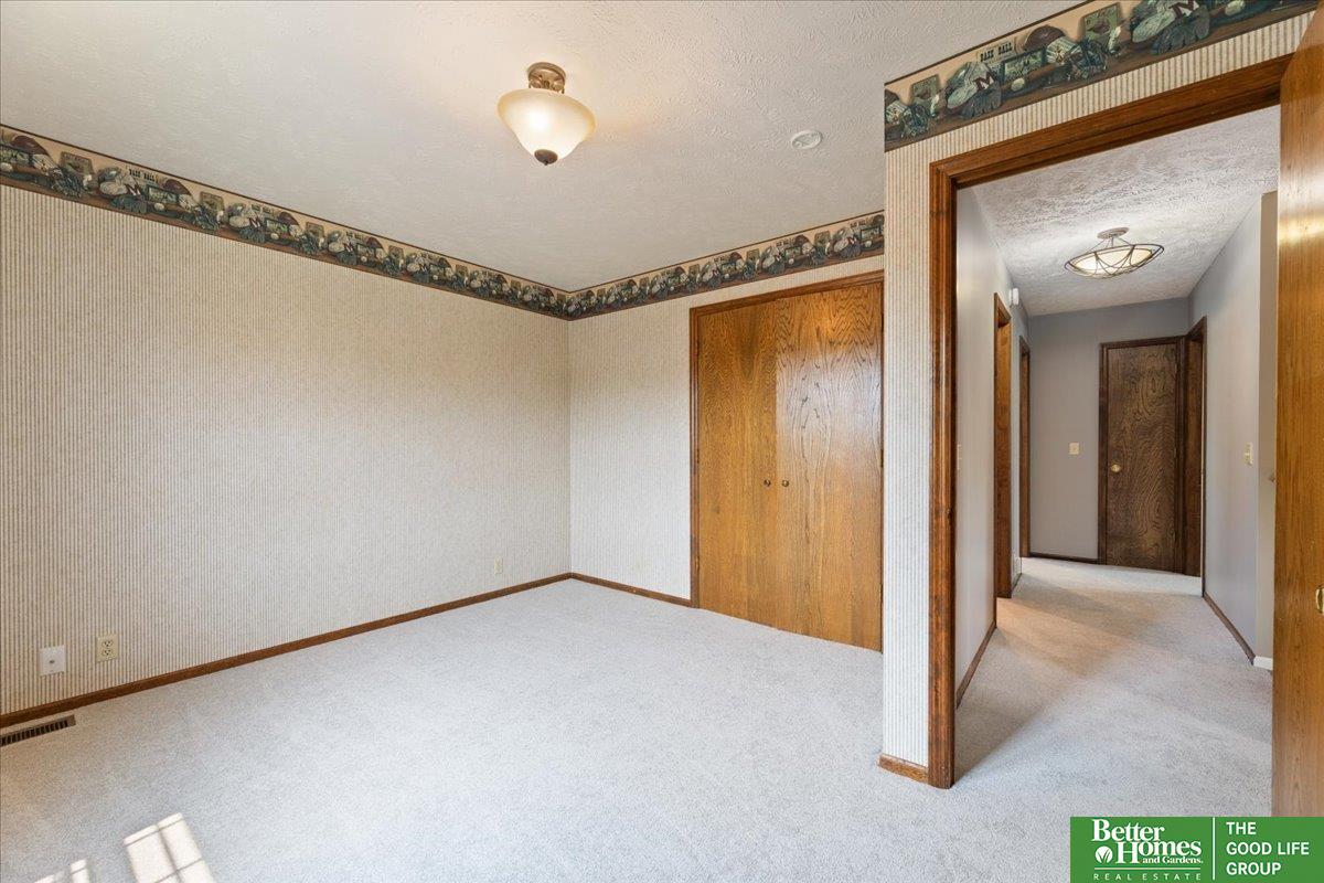 410 S 158 Circle