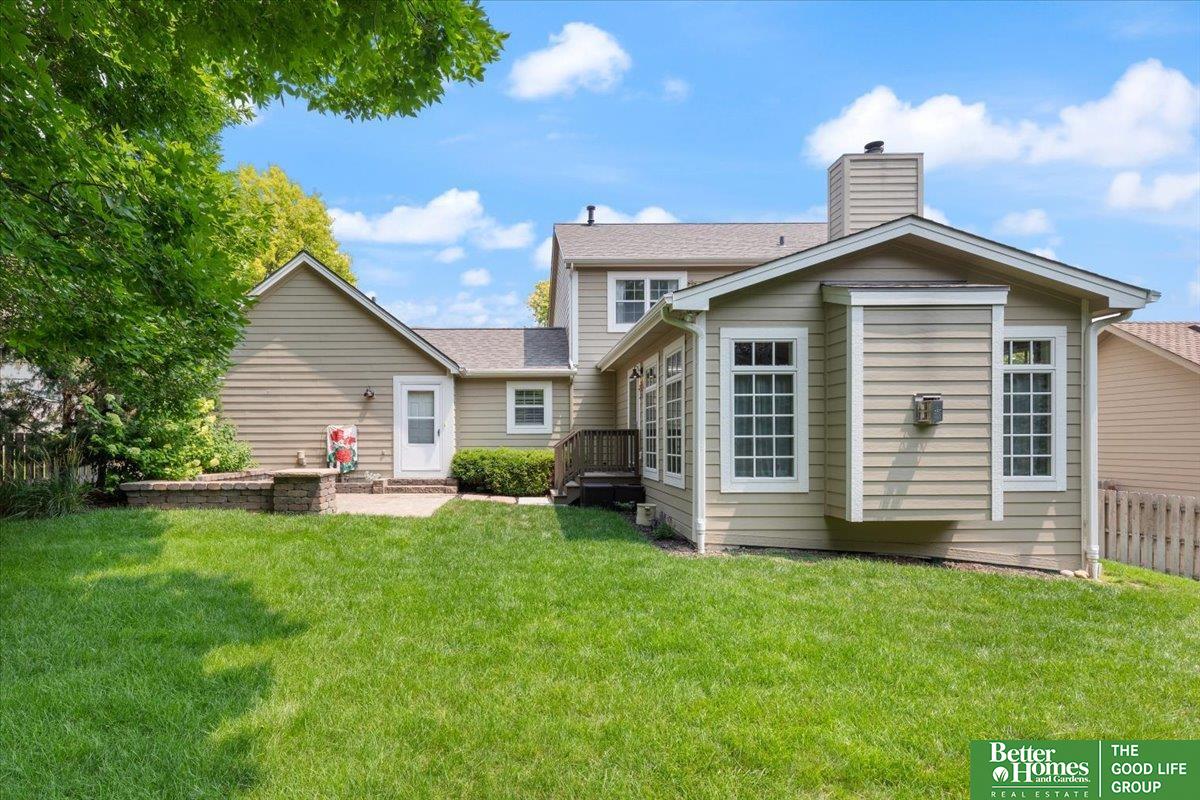 410 S 158 Circle